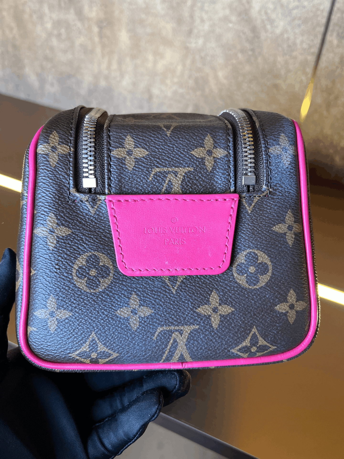 Louis Vuitton Louis Vuitton Monogram Rose Makeup Bag Size ONE SIZE - 5 Thumbnail