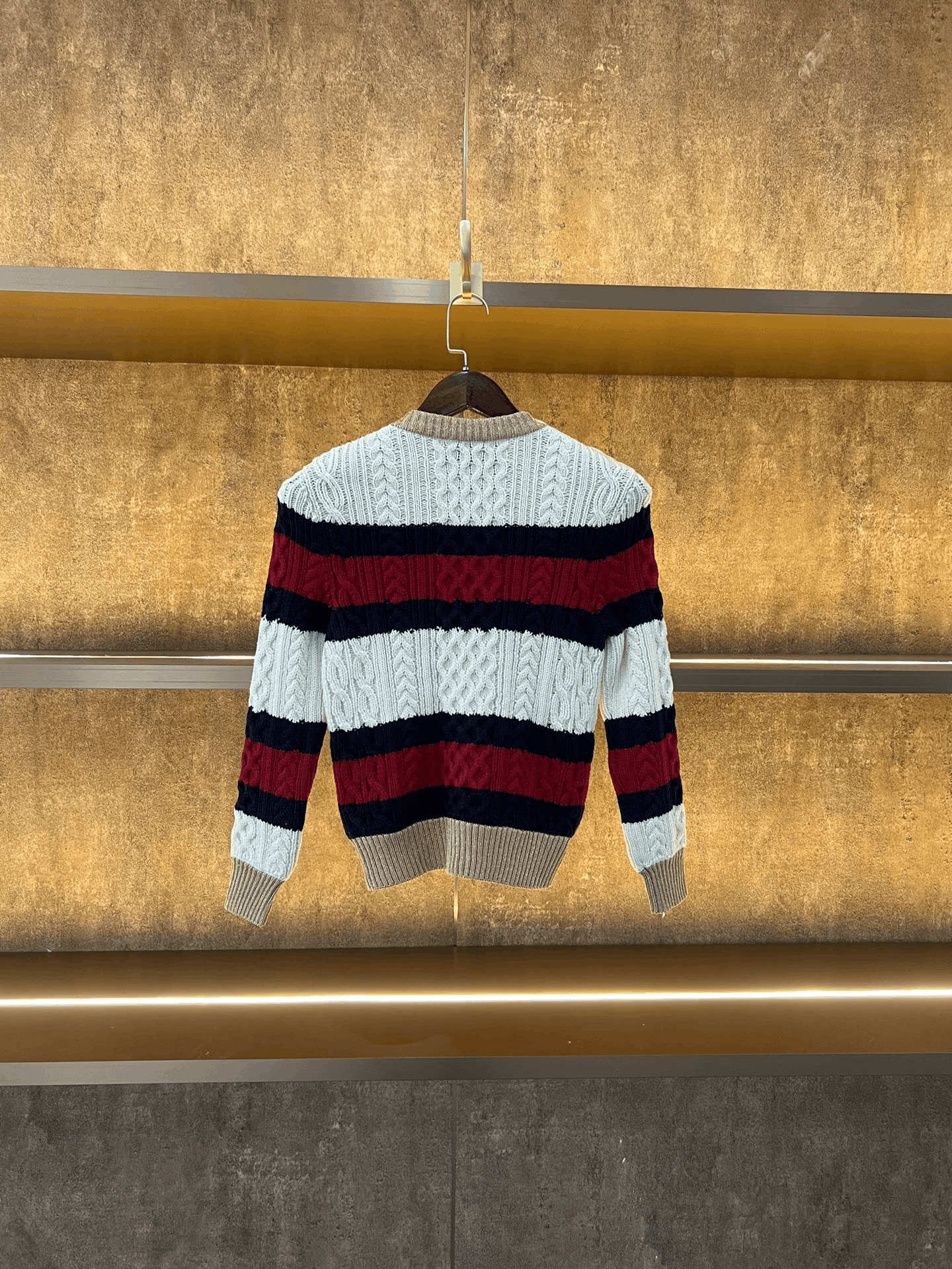 Gucci Gucci Pearl Button Knit Sweater Size S / US 4 / IT 40 - 2 Thumbnail