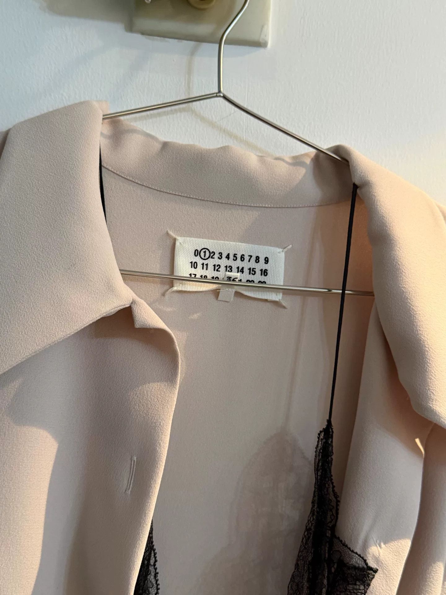 Maison Margiela Maison Margiela Silk Fake Two-Piece Shirt Size XS / US 0-2 / IT 36-38 - 2 Thumbnail