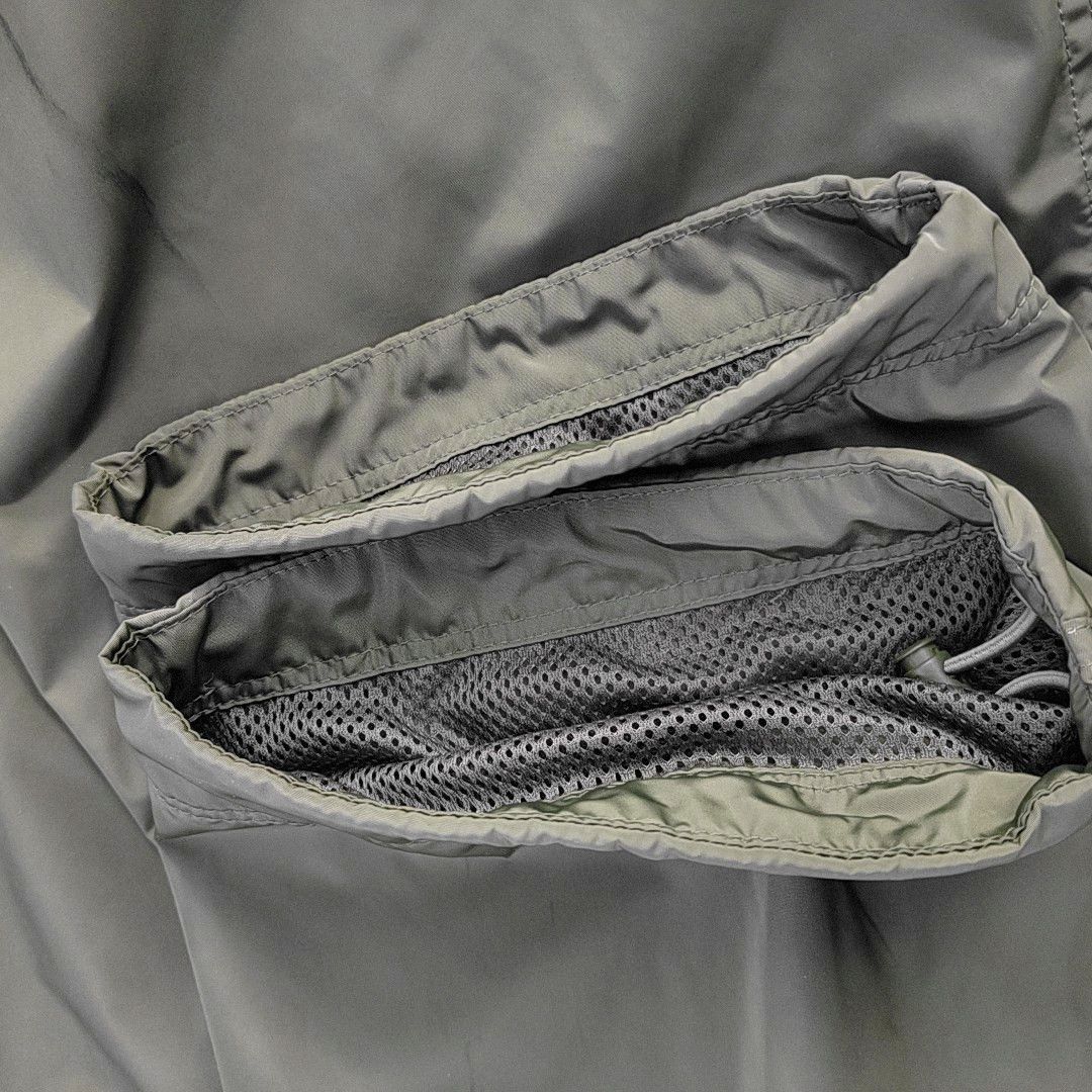 Balenciaga Balenciaga Logo Back Hooded Windbreaker Size L Size US L / EU 52-54 / 3 - 8 Thumbnail