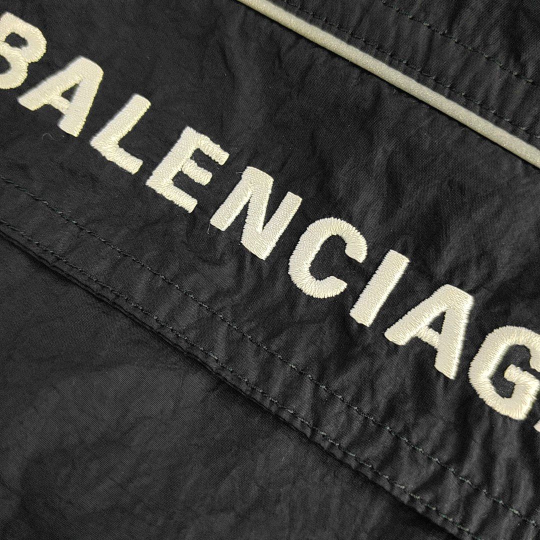 Balenciaga Balenciaga Embroidered Logo Anorak Size S Size US S / EU 44-46 / 1 - 11 Thumbnail