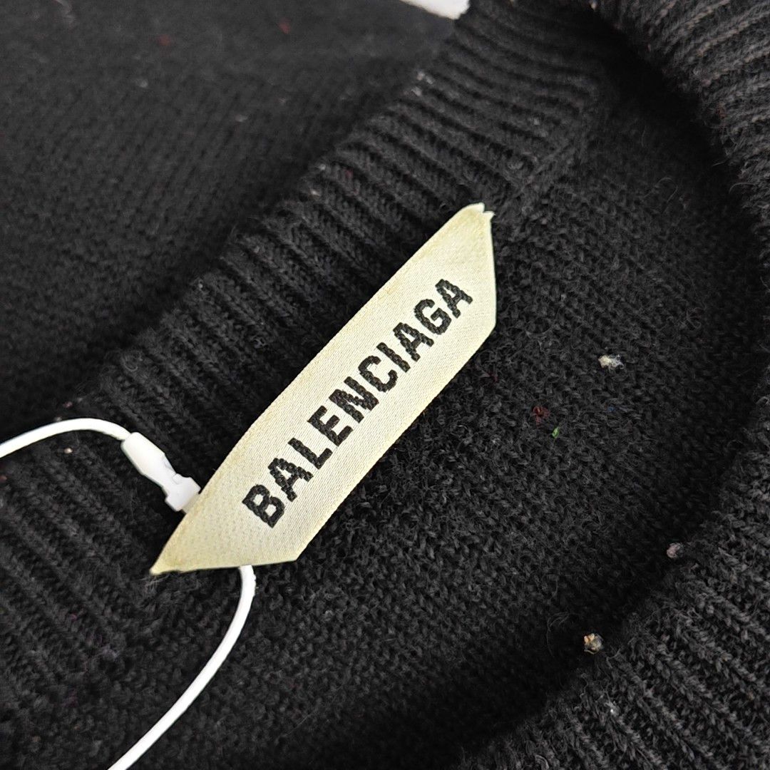 Balenciaga Balenciaga Multilingual Logo Sweater Size XS Size XS / US 0-2 / IT 36-38 - 5 Thumbnail