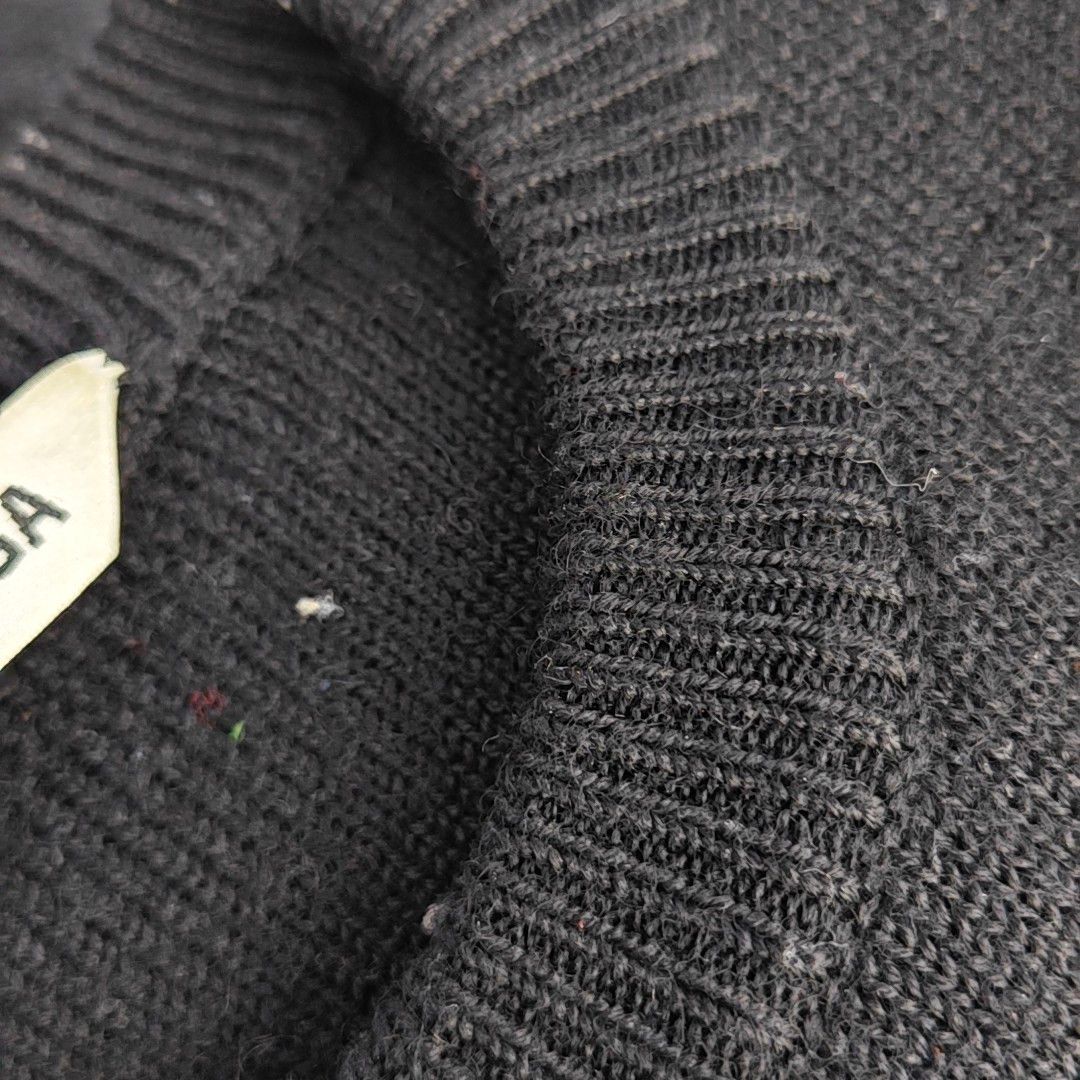 Balenciaga Balenciaga Multilingual Logo Sweater Size XS Size XS / US 0-2 / IT 36-38 - 4 Thumbnail