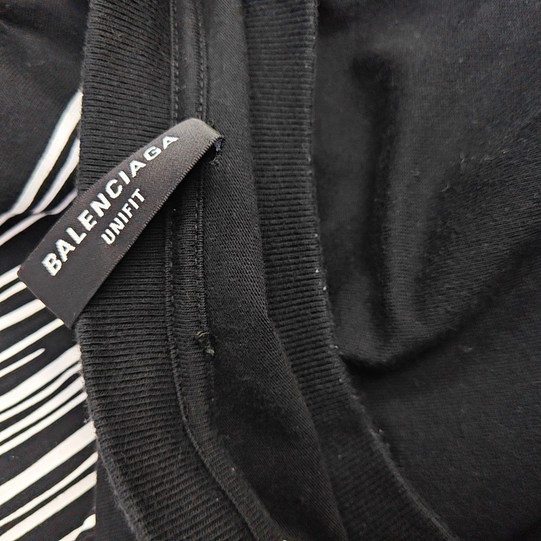 Balenciaga Balenciaga Barcode Print T-Shirt Size XS Size US XS / EU 42 / 0 - 6 Thumbnail