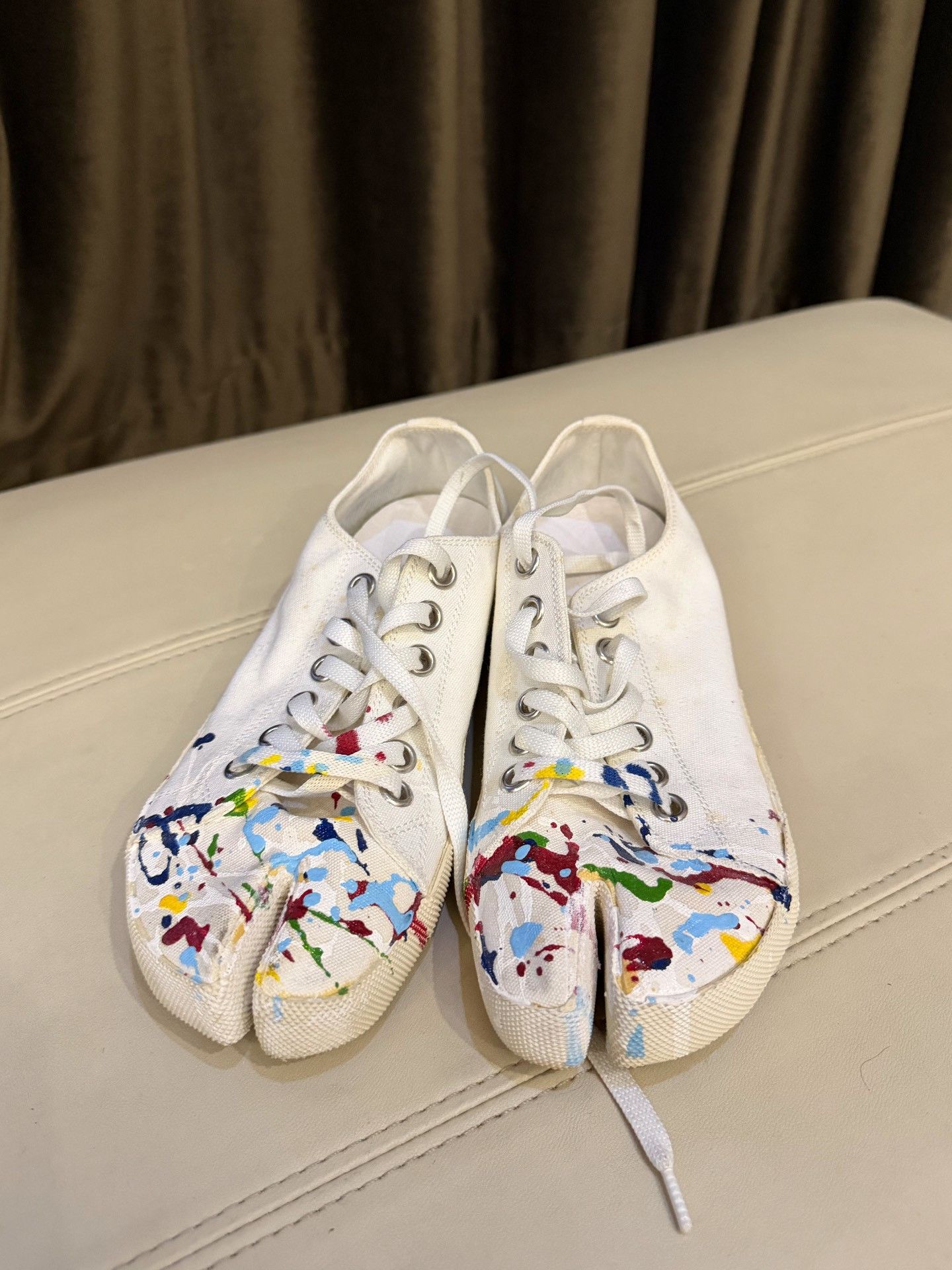 Maison Margiela Maison Margiela Tabi White Splatter Sneakers Size US 6 / IT 36 - 2 Thumbnail