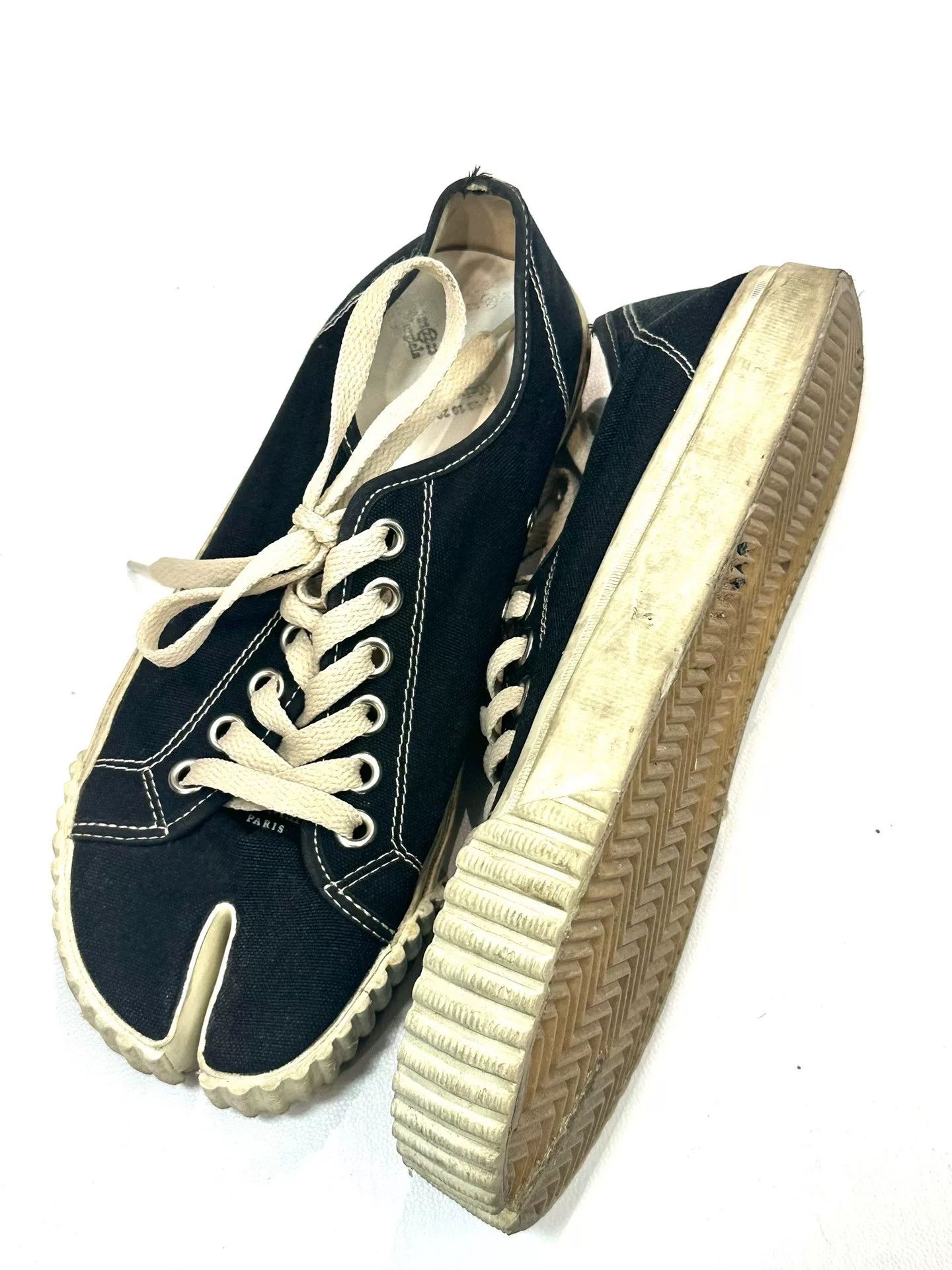 Maison Margiela Maison Margiela Tabi Split-Toe Canvas Shoes Size US 6 / IT 36 - 2 Thumbnail