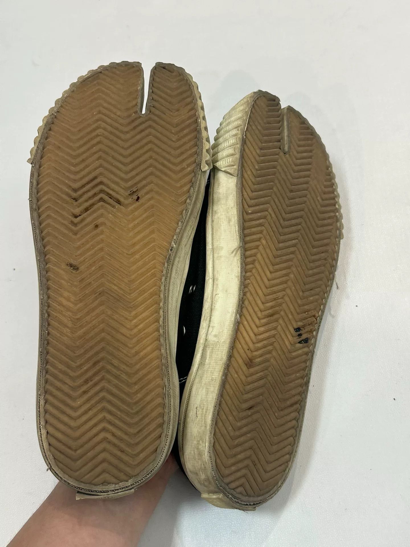 Maison Margiela Maison Margiela Tabi Split-Toe Canvas Shoes Size US 6 / IT 36 - 3 Thumbnail