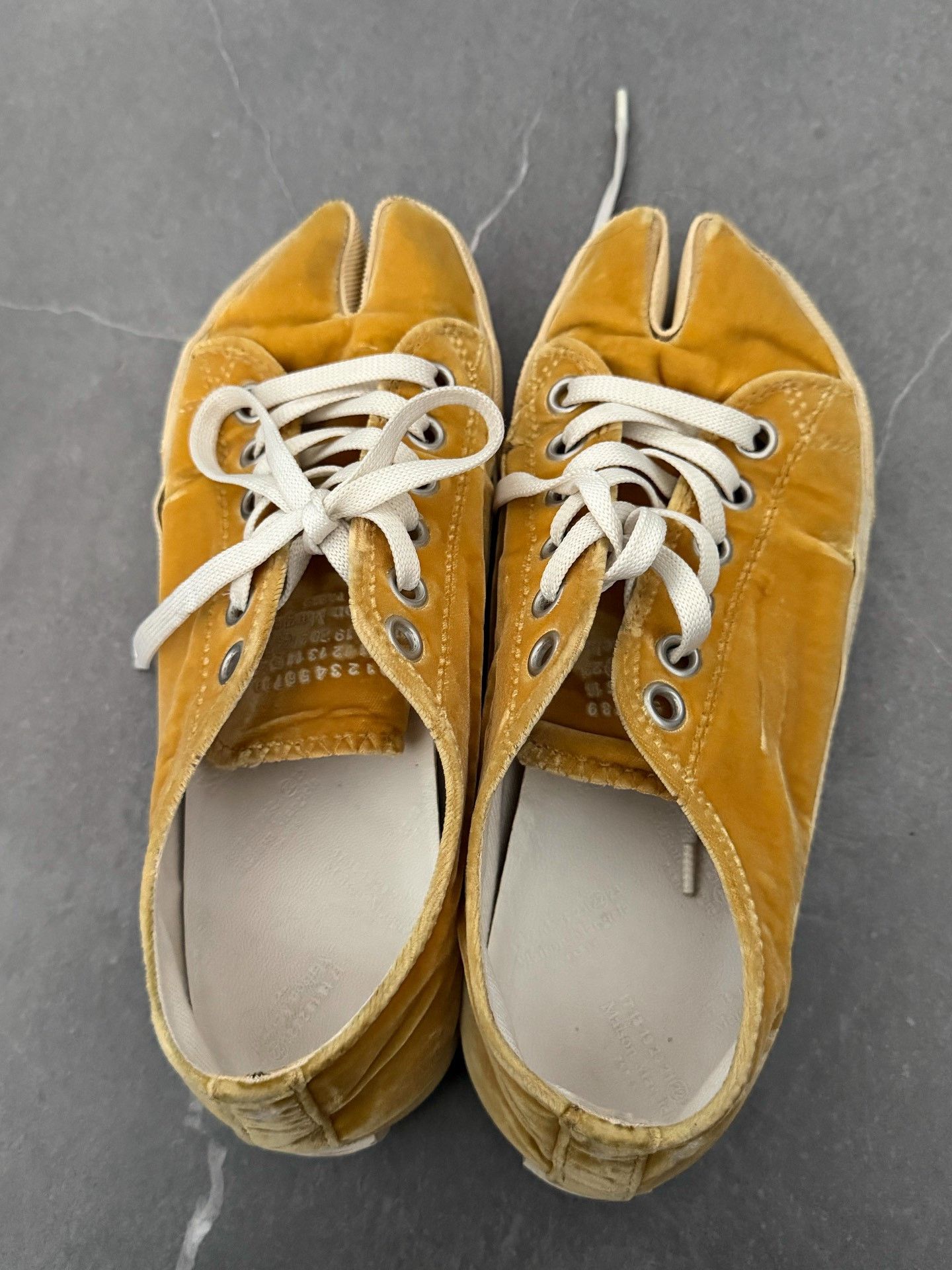 Maison Margiela Maison Margiela Tabi Yellow Velvet Shoes Size US 6 / IT 36 - 2 Thumbnail