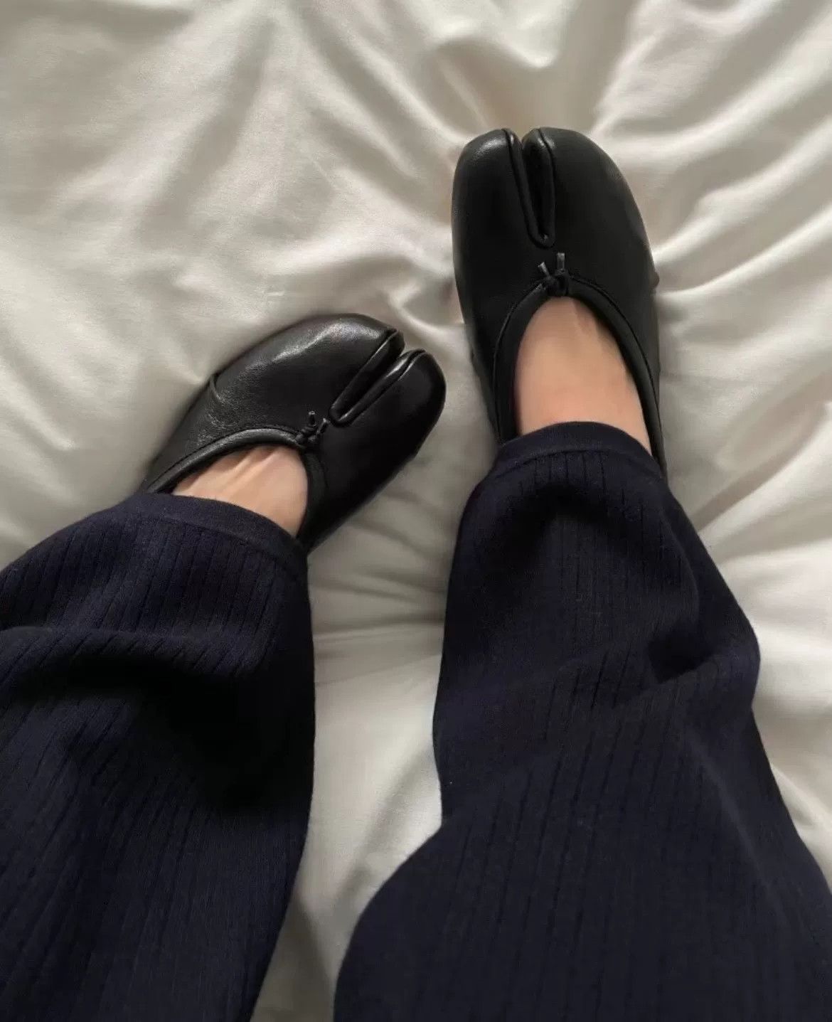 Maison Margiela Maison Margiela Tabi Split-Toe Leather Shoes Size US 6 / IT 36 - 7 Thumbnail