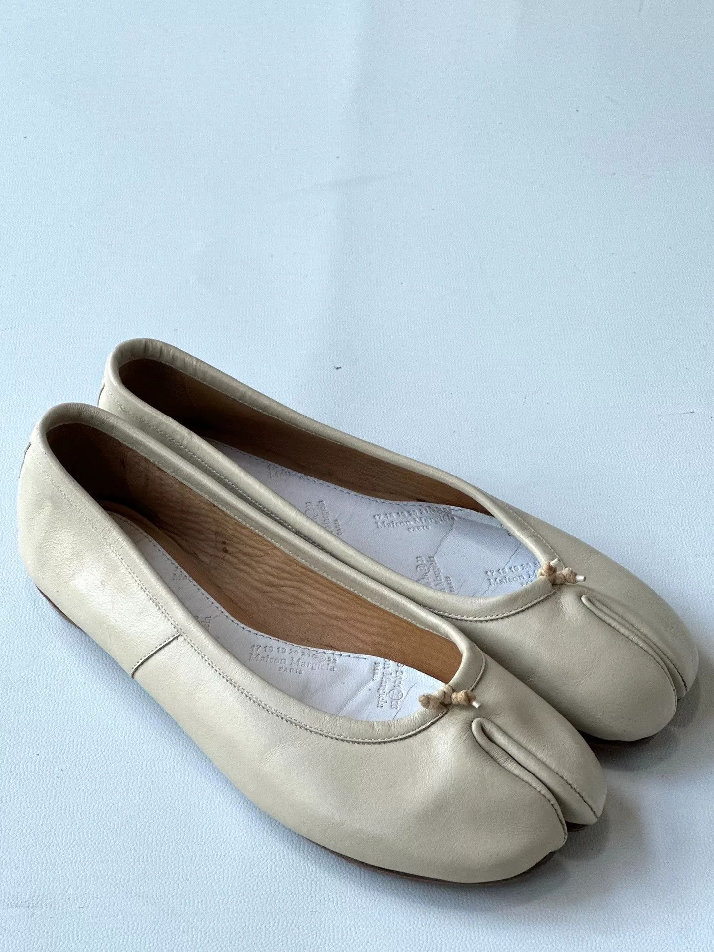 Maison Margiela Maison Margiela Tabi Split-Toe Leather Shoes Size US 6 / IT 36 - 2 Thumbnail