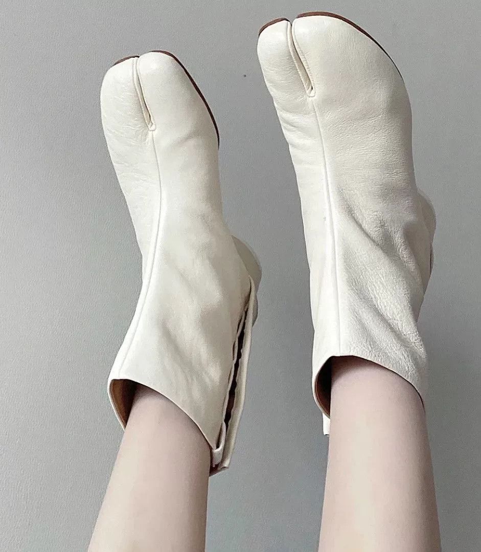 Maison Margiela Maison Margiela Tabi Toe Boots White Size US 7 / IT 37 - 7 Thumbnail