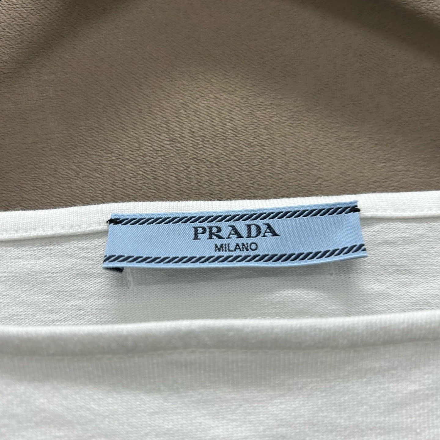 Prada Prada White Chest Embossed Logo Short-Sleeve Size S / US 4 / IT 40 - 3 Thumbnail
