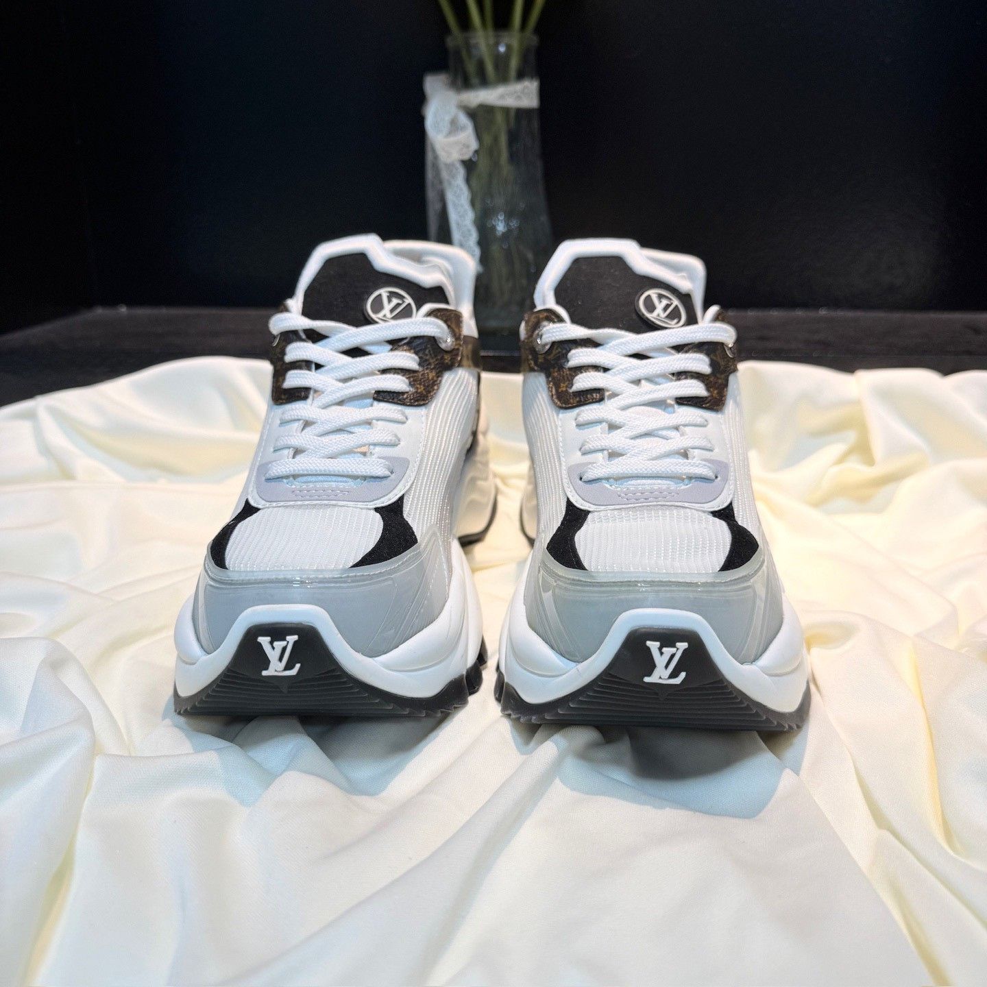 Louis Vuitton LV Run 55 Monogram Sneakers Size US 7 / IT 37 - 2 Thumbnail