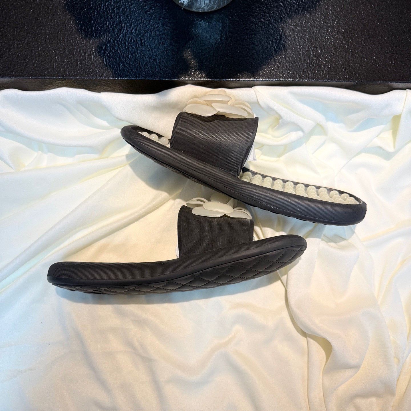 Chanel Chanel Black White Double C Gold Logo Slippers Size US 7 / IT 37 - 4 Thumbnail