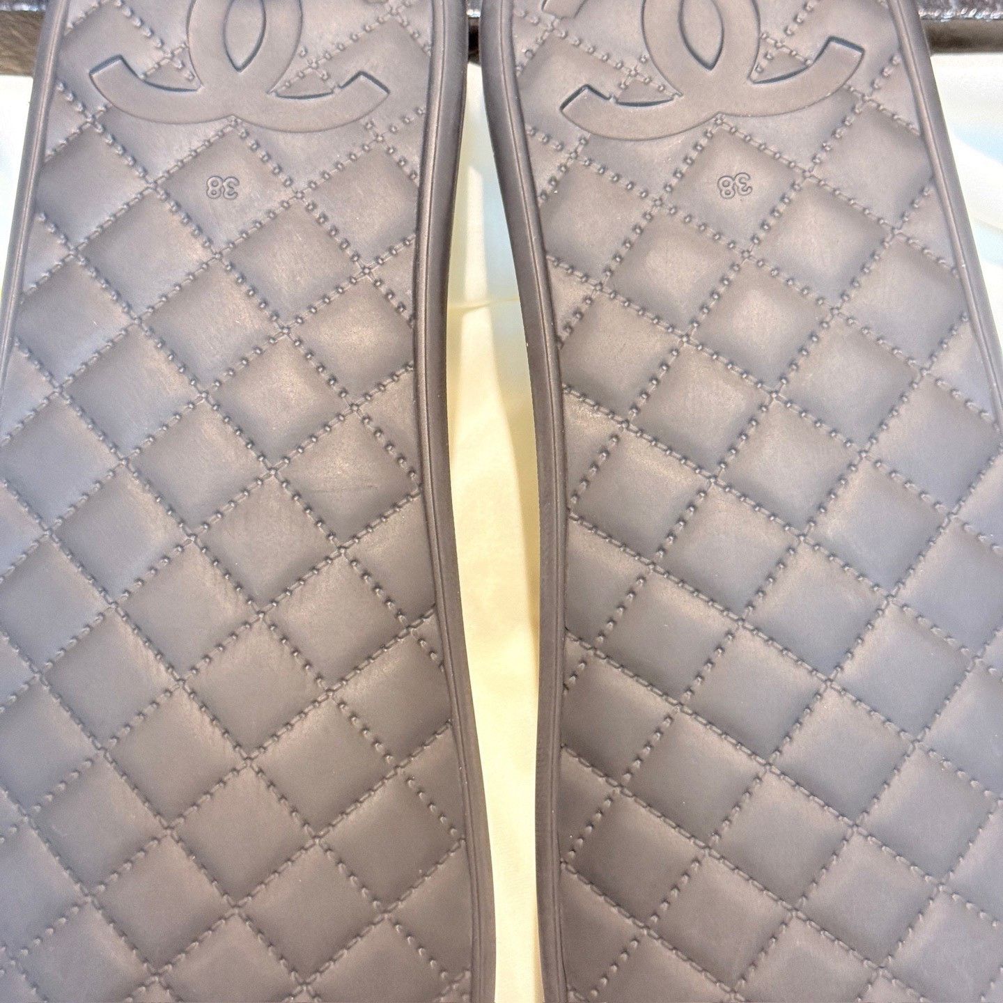 Chanel Chanel Black White Double C Gold Logo Slippers Size US 7 / IT 37 - 7 Thumbnail