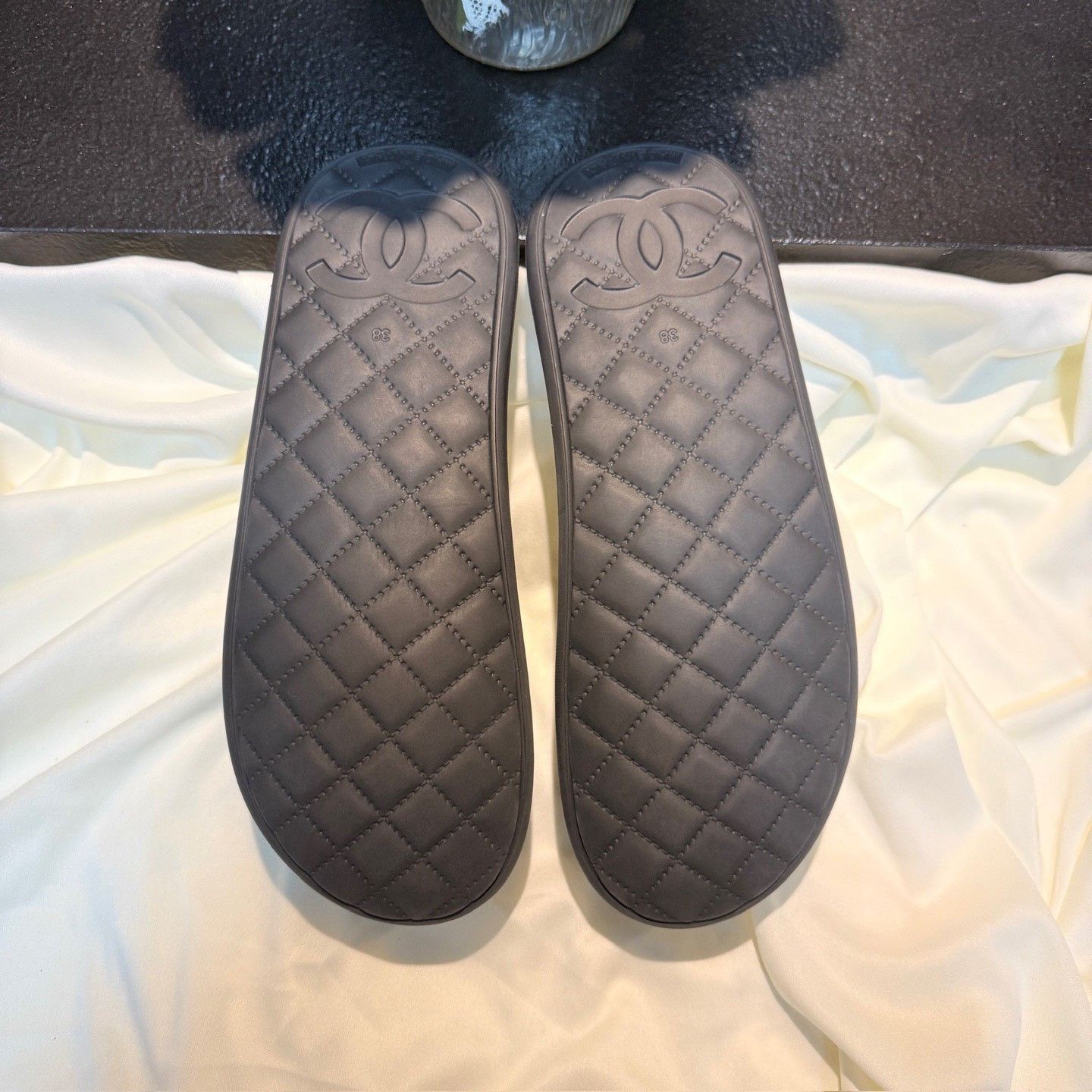 Chanel Chanel Black White Double C Gold Logo Slippers Size US 7 / IT 37 - 6 Thumbnail