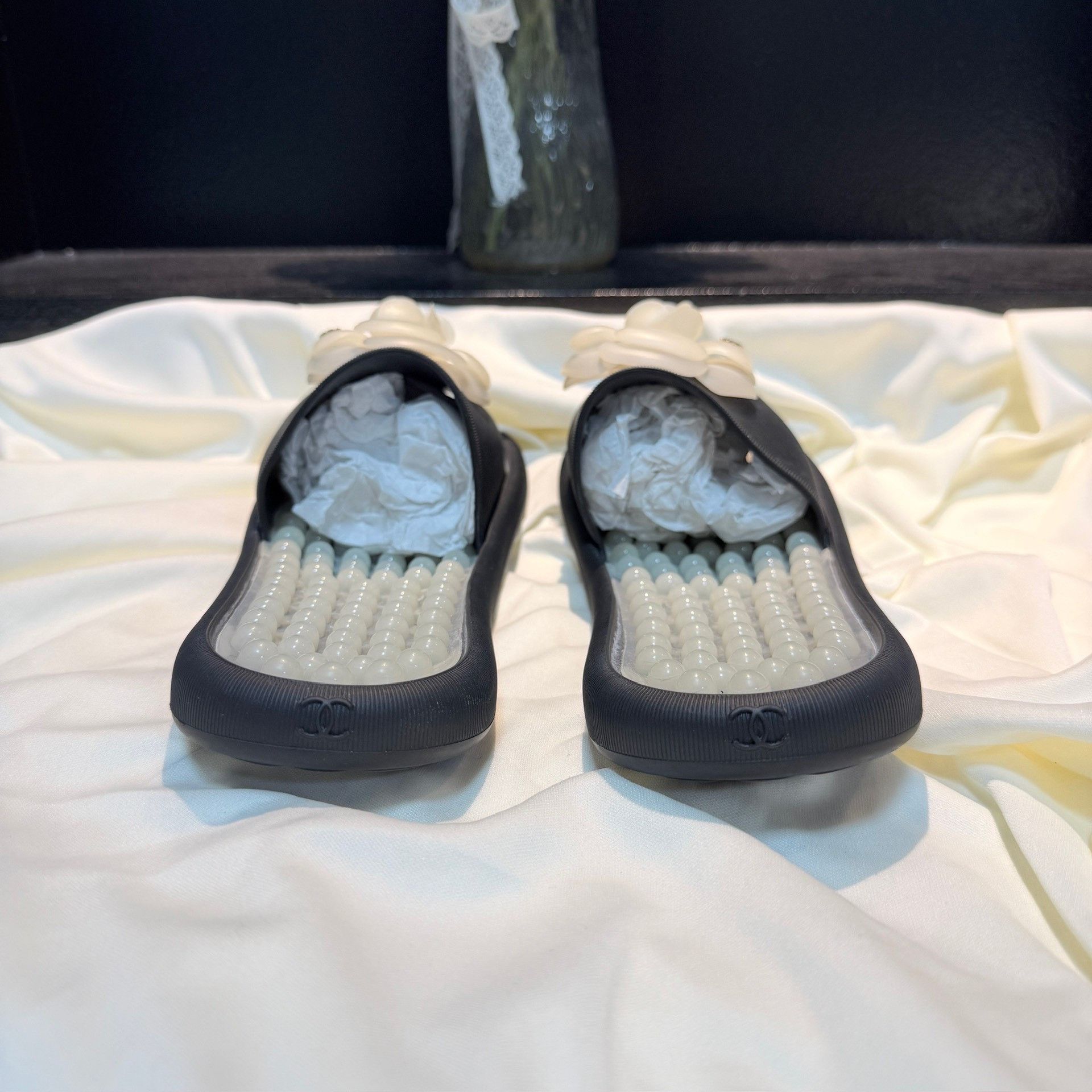 Chanel Chanel Black White Double C Gold Logo Slippers Size US 7 / IT 37 - 3 Thumbnail