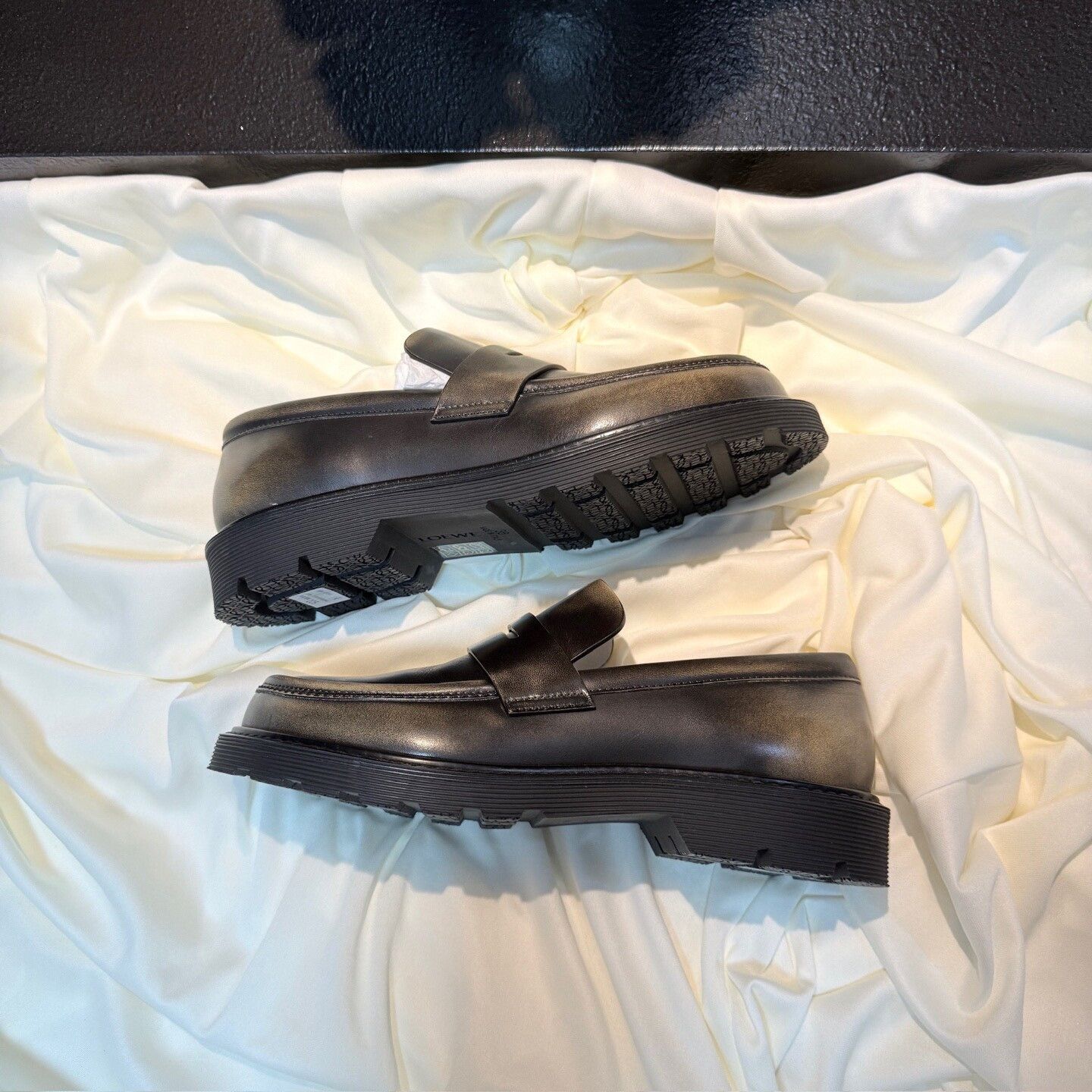 Loewe Loewe Metallic Copper Low-Heel Loafers Size US 5 / IT 35 - 5 Thumbnail