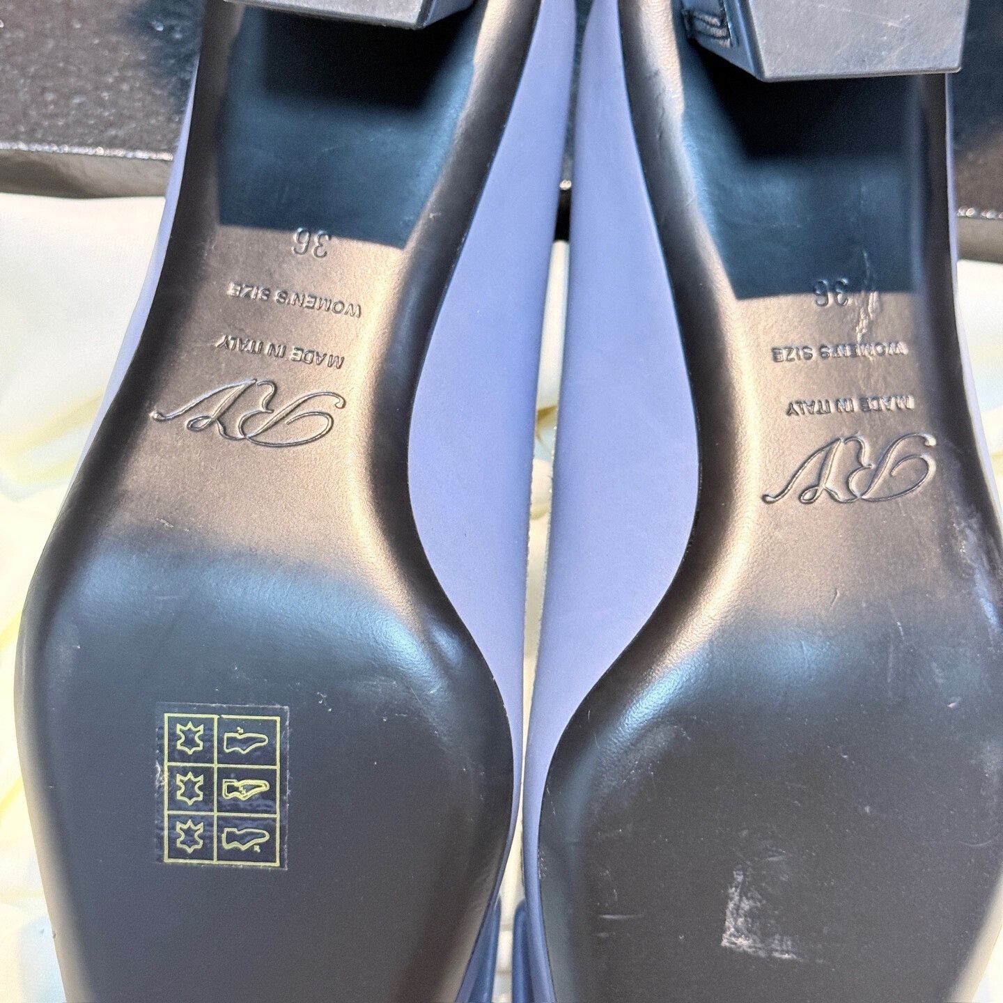 Roger Vivier Roger Vivier Black Blue Square Buckle Heels Size US 5 / IT 35 - 7 Thumbnail
