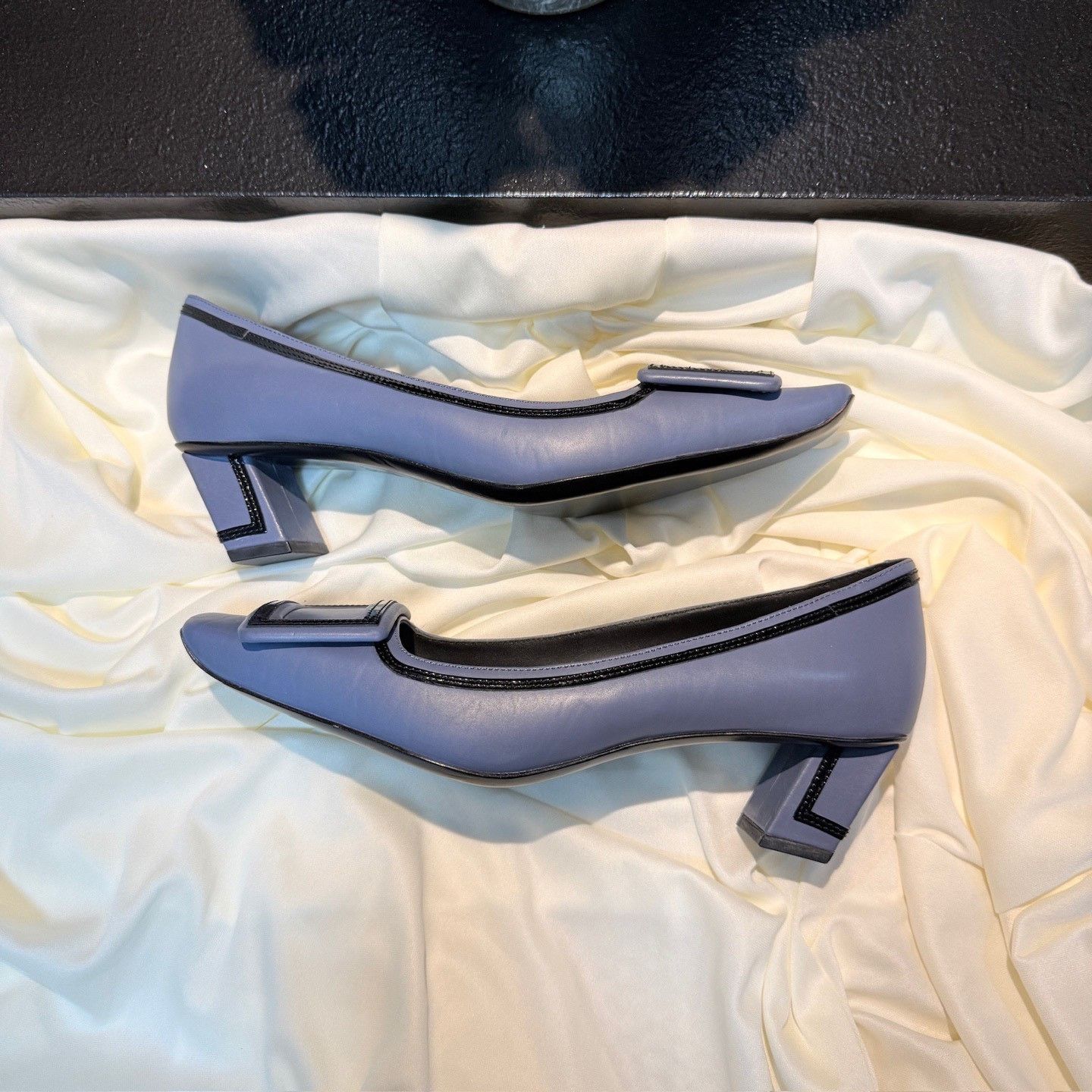 Roger Vivier Roger Vivier Black Blue Square Buckle Heels Size US 5 / IT 35 - 5 Thumbnail