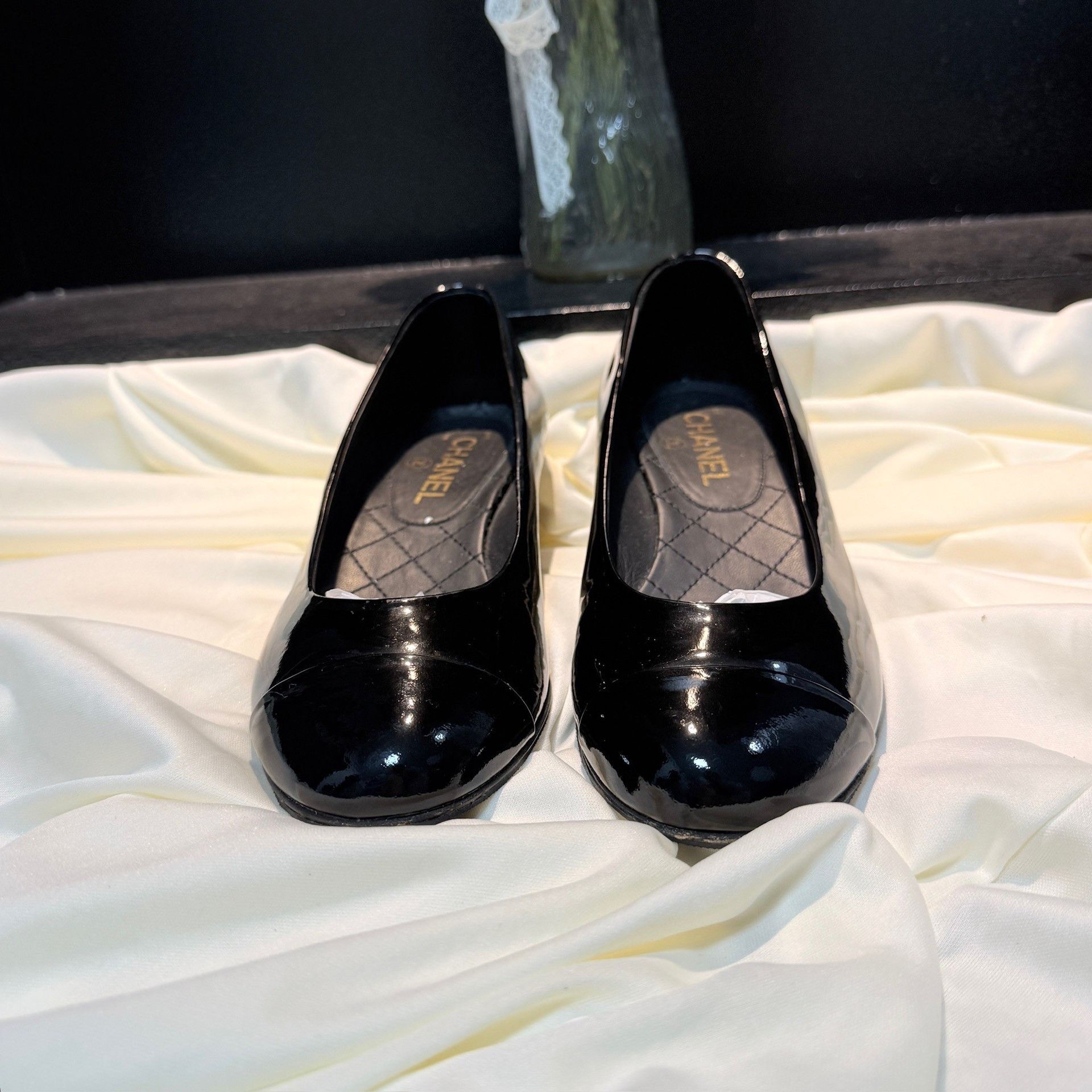 Chanel Chanel Black Gold Double C Gold Heel Pumps Size US 5.5 / IT 35.5 - 2 Thumbnail
