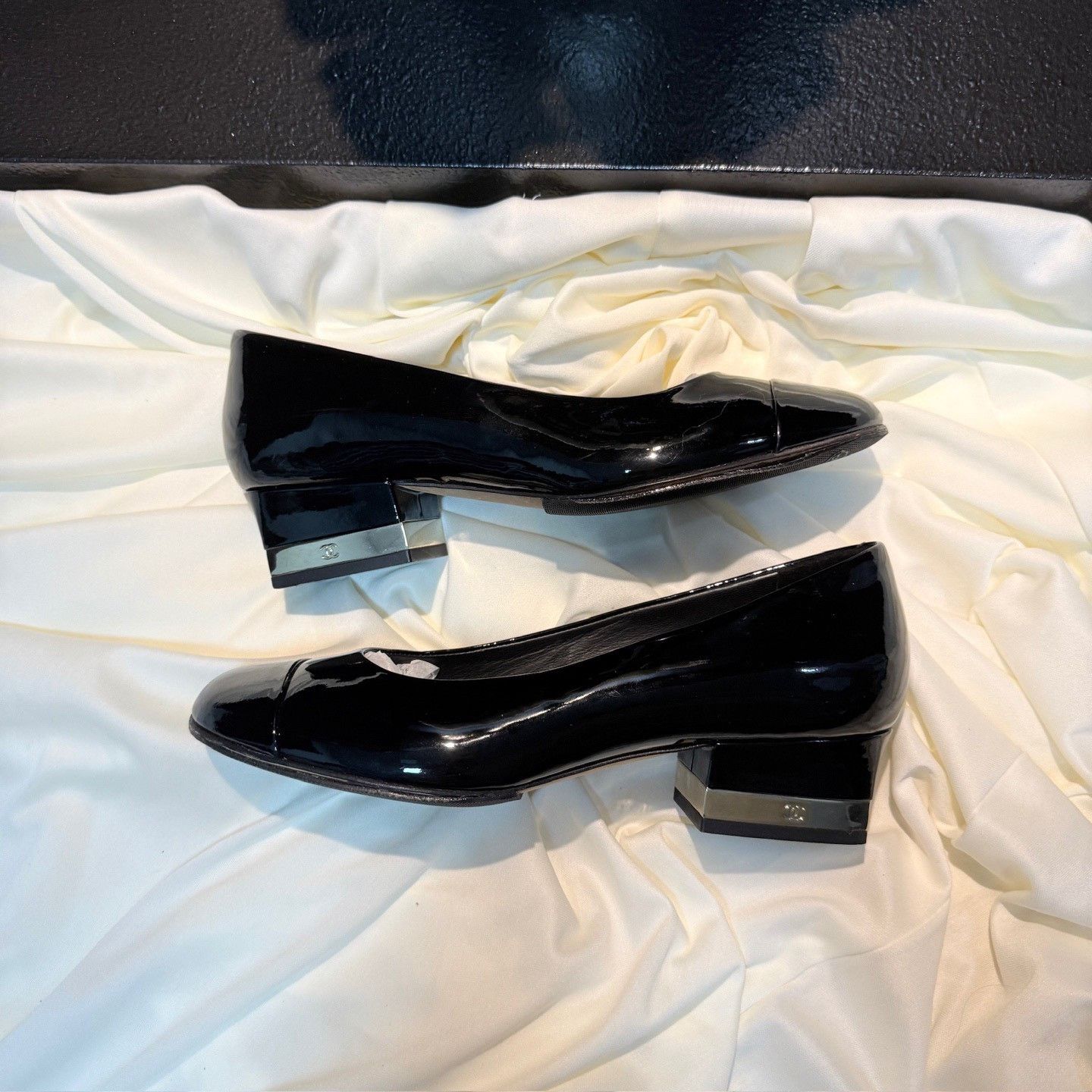 Chanel Chanel Black Gold Double C Gold Heel Pumps Size US 5.5 / IT 35.5 - 5 Thumbnail