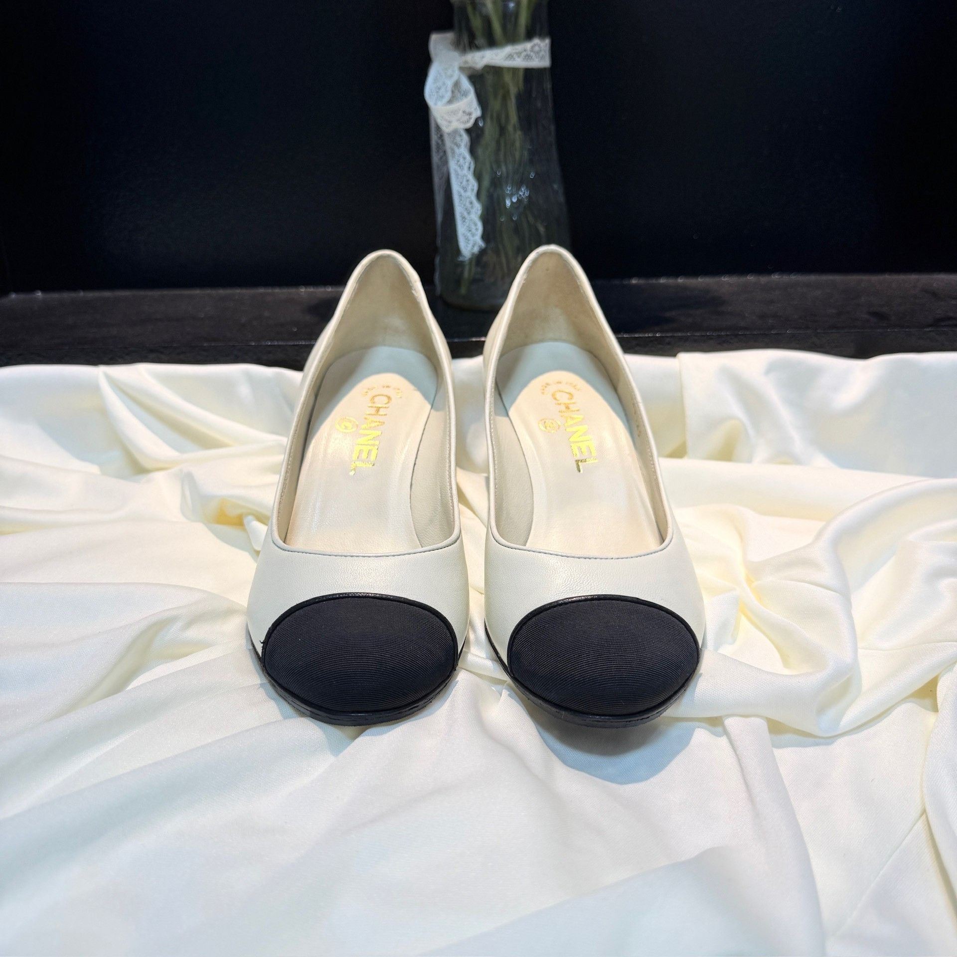 Chanel Chanel Black White Mary Jane Heels Size US 6.5 / IT 36.5 - 2 Thumbnail