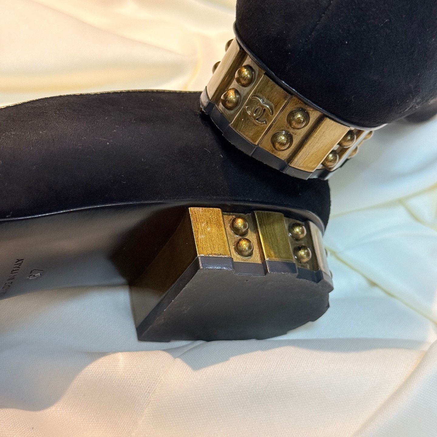 Chanel Chanel Black Gold Double C Low Heel Shoes Size US 6 / IT 36 - 8 Thumbnail