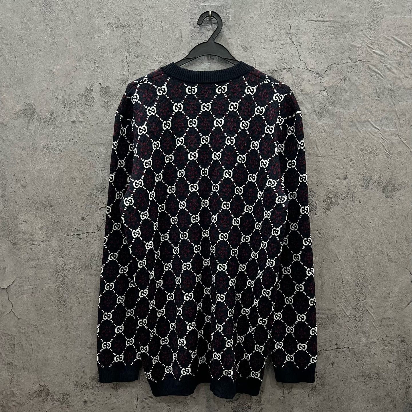Gucci Gucci Snowflake Print V-Neck Knit Sweater Size M / US 6-8 / IT 42-44 - 5 Thumbnail