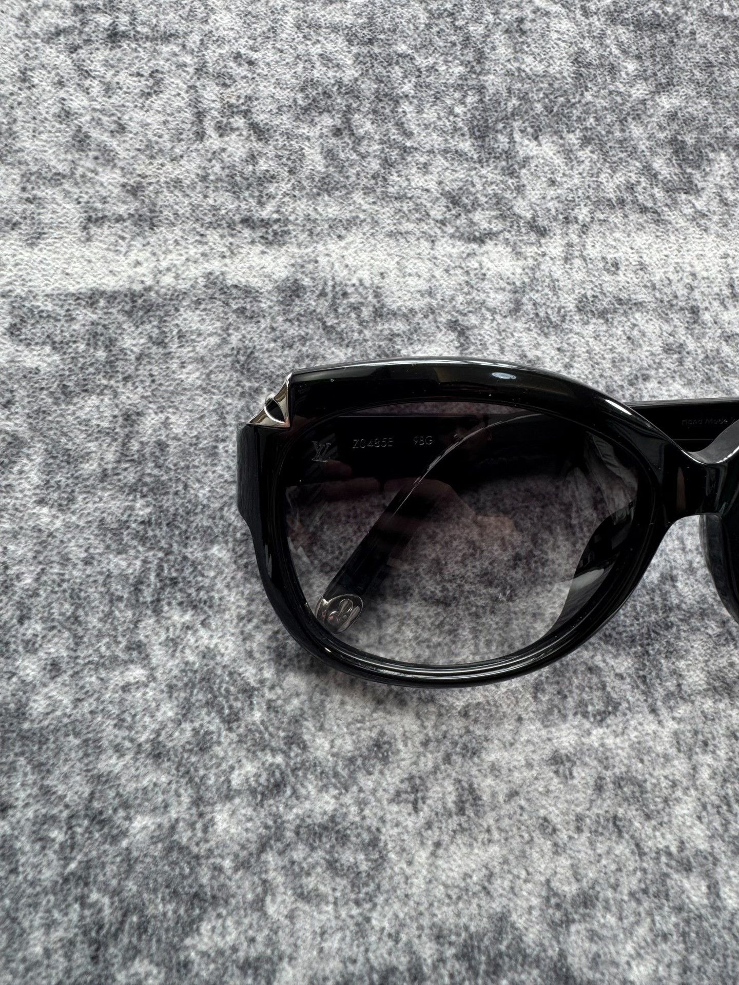Louis Vuitton Louis Vuitton Glitter Gradient Sunglasses Size ONE SIZE - 4 Thumbnail