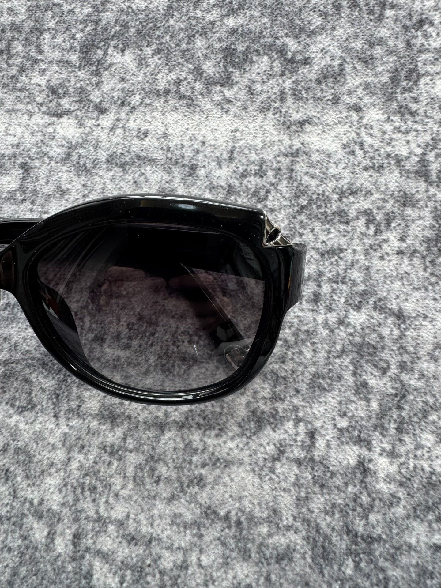 Louis Vuitton Louis Vuitton Glitter Gradient Sunglasses Size ONE SIZE - 3 Thumbnail