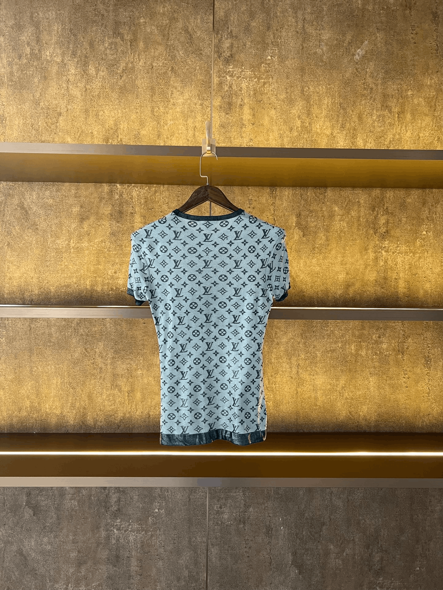 Louis Vuitton Louis Vuitton All-Over Print Silk Short-Sleeve Size M / US 6-8 / IT 42-44 - 2 Thumbnail