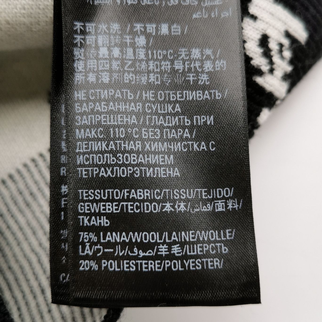 Balenciaga Balenciaga Women xs Sweaters Size XS / US 0-2 / IT 36-38 - 6 Thumbnail