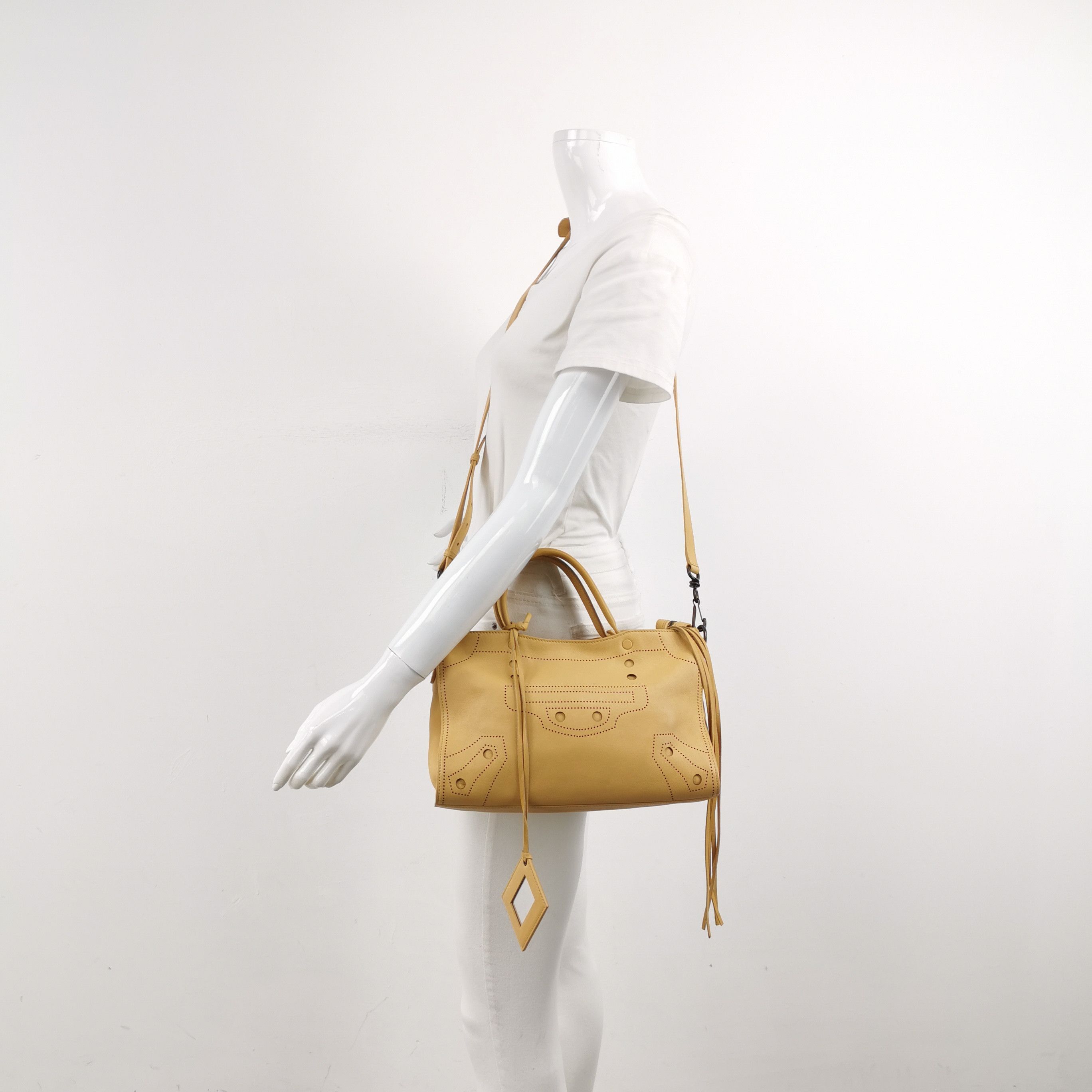 Balenciaga Balenciaga Women os Shoulder Bags Size ONE SIZE - 2 Thumbnail