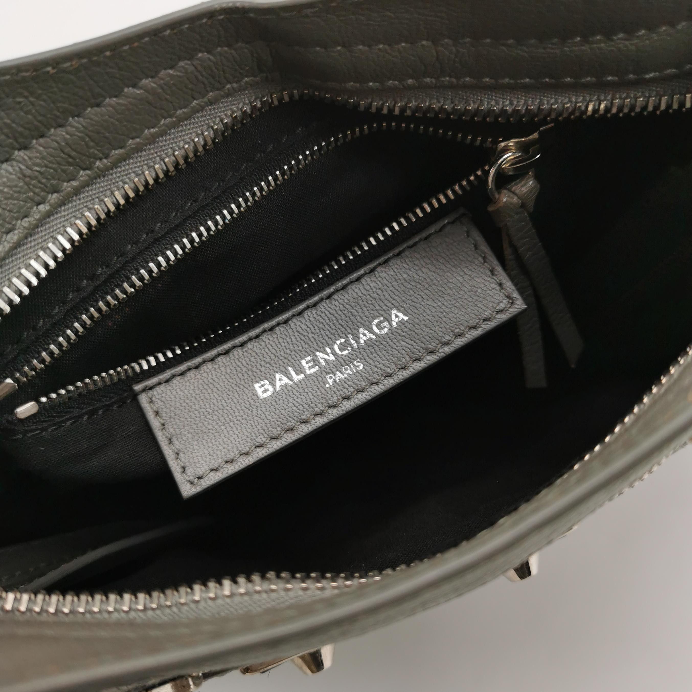 Balenciaga Balenciaga Women os Shoulder Bags Size ONE SIZE - 8 Thumbnail