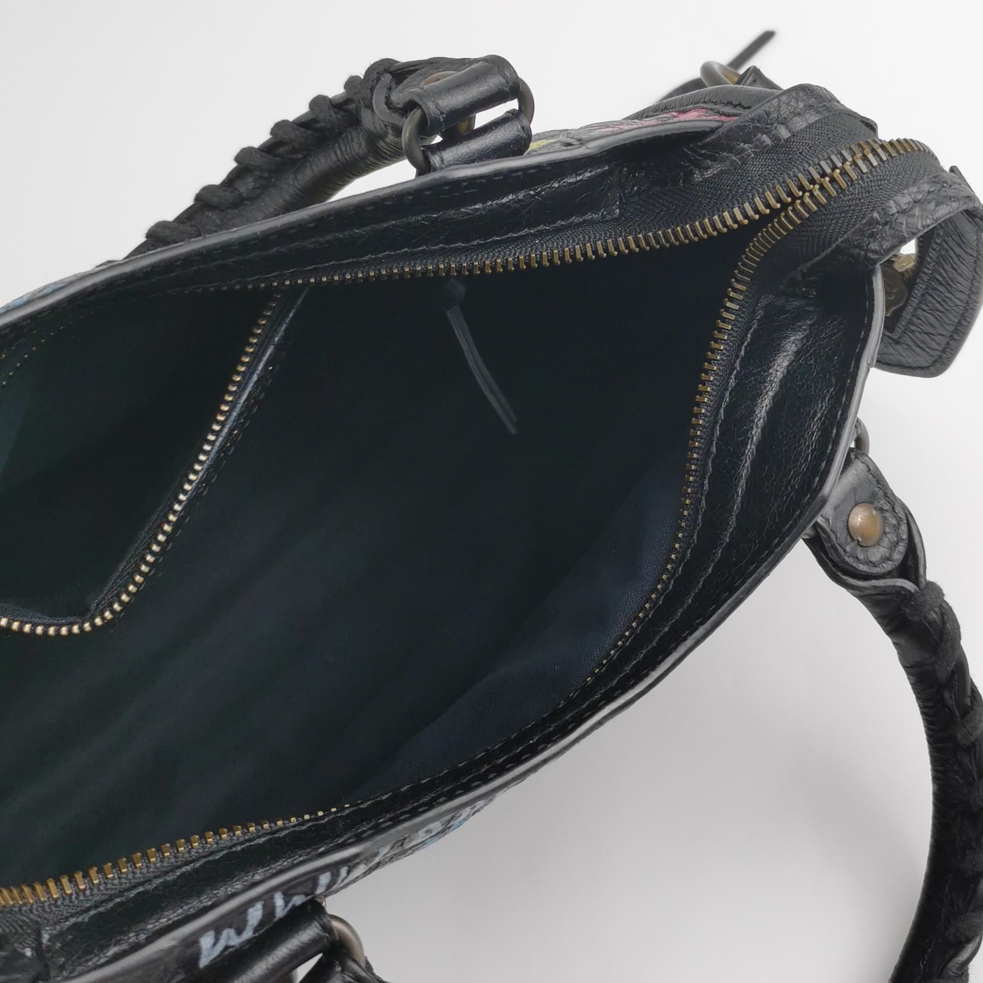 Balenciaga Balenciaga Women os Shoulder Bags Size ONE SIZE - 7 Thumbnail