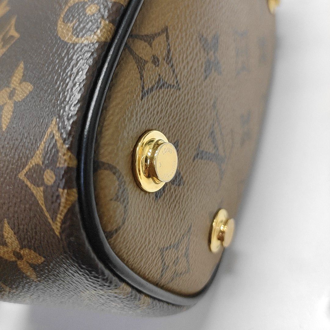 Louis Vuitton Louis Vuitton Monogram Vanity Handle Bag Size ONE SIZE - 11 Thumbnail