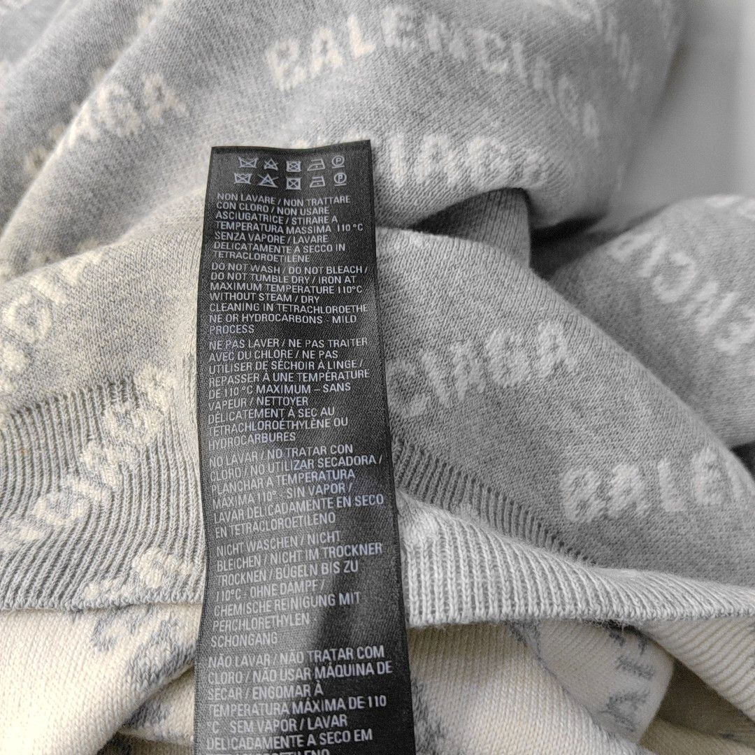 Balenciaga Balenciaga Logo All-Over Print Sweater Size XS Size US XS / EU 42 / 0 - 4 Thumbnail