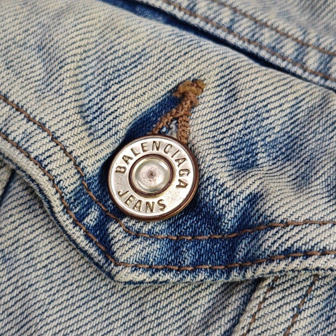 Balenciaga Balenciaga Rhinestone Logo Denim Jacket Size 36 Size XS / US 0-2 / IT 36-38 - 5 Thumbnail