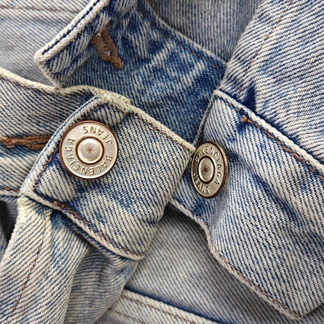 Balenciaga Balenciaga Rhinestone Logo Denim Jacket Size 36 Size XS / US 0-2 / IT 36-38 - 9 Thumbnail