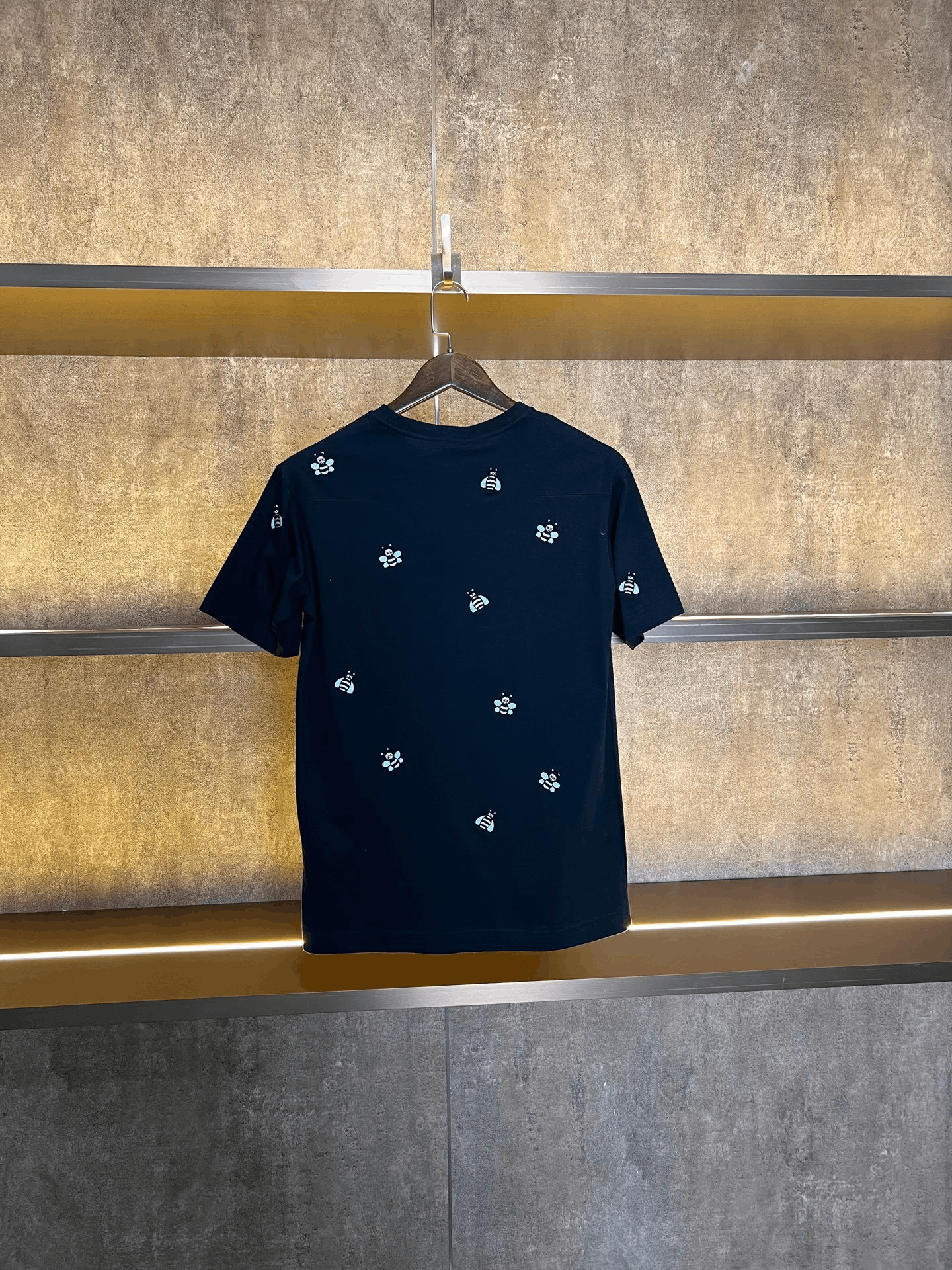 Dior Dior x Kaws Short Sleeve T-Shirt Size XXS / US 00 / IT 34 - 2 Thumbnail