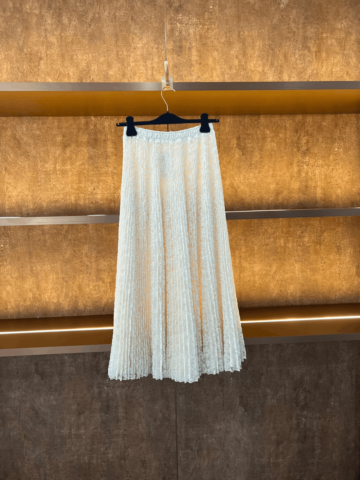 Ermanno Scervino Ermanno Scervino Lace Skirt Size 42" / US 20 - 2 Thumbnail