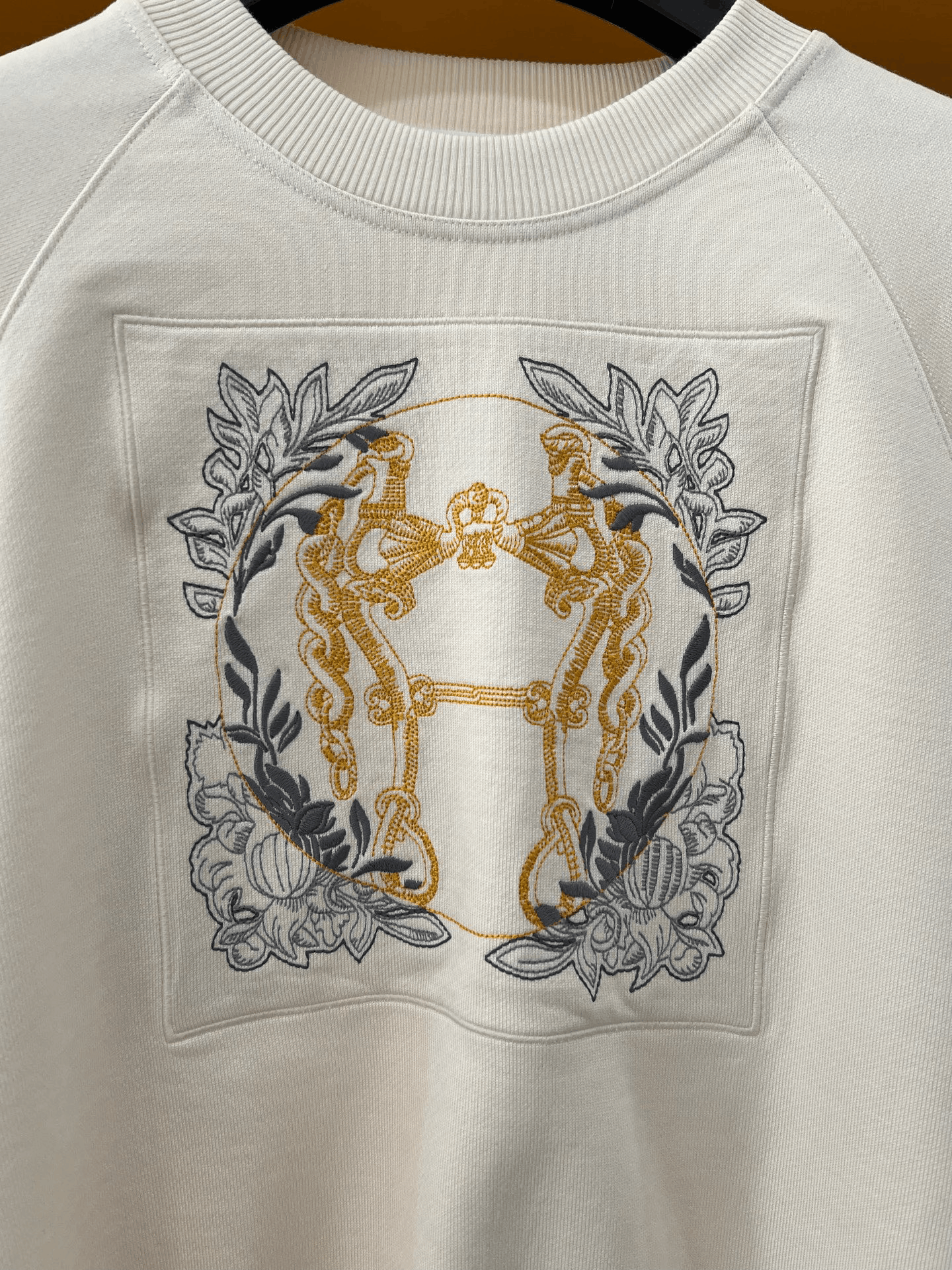 Hermes Hermes Embroidered Sweatshirt Size XXS / US 00 / IT 34 - 3 Thumbnail