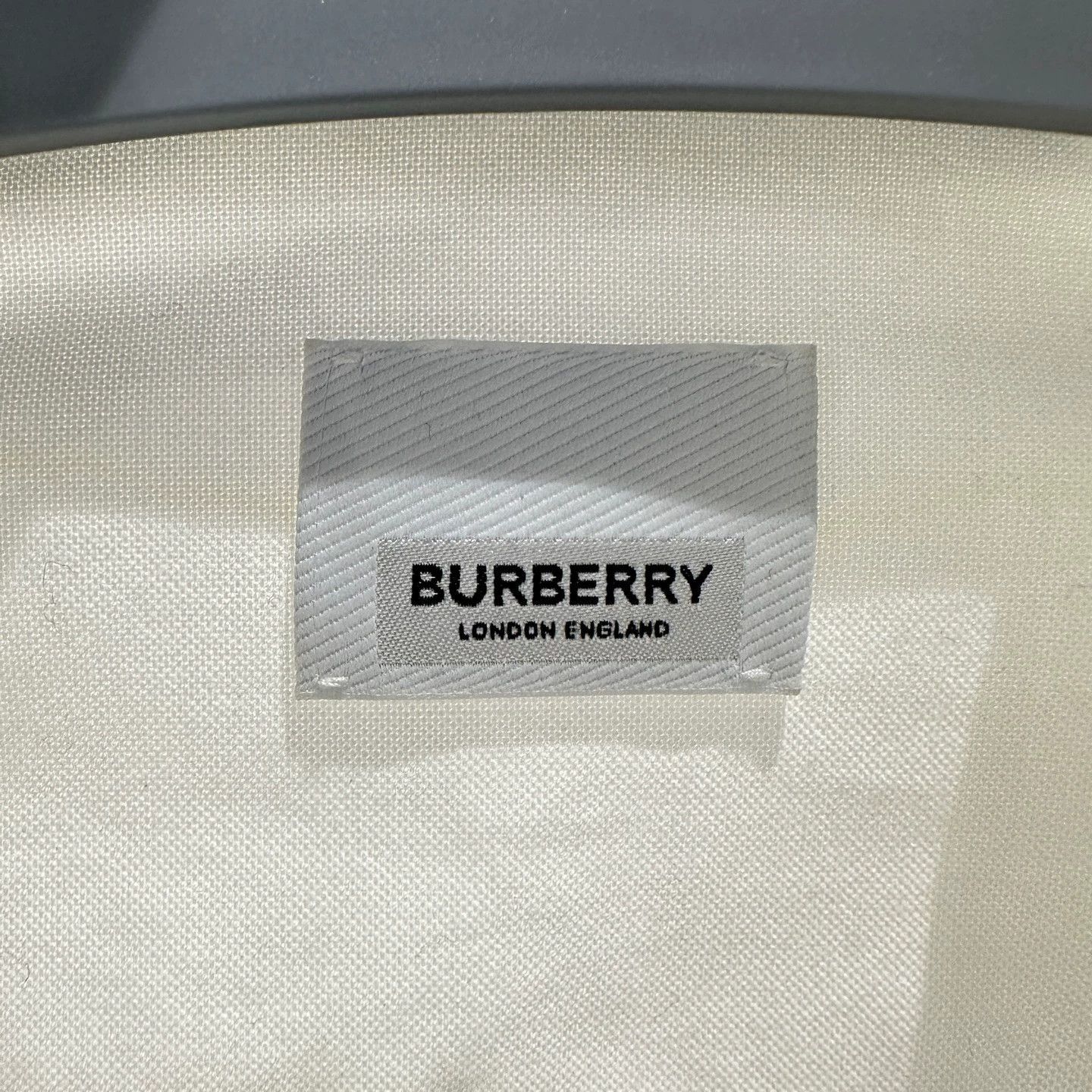Burberry White Long-Sleeve Button-Up Shirt Size L Size US L / EU 52-54 / 3 - 3 Thumbnail