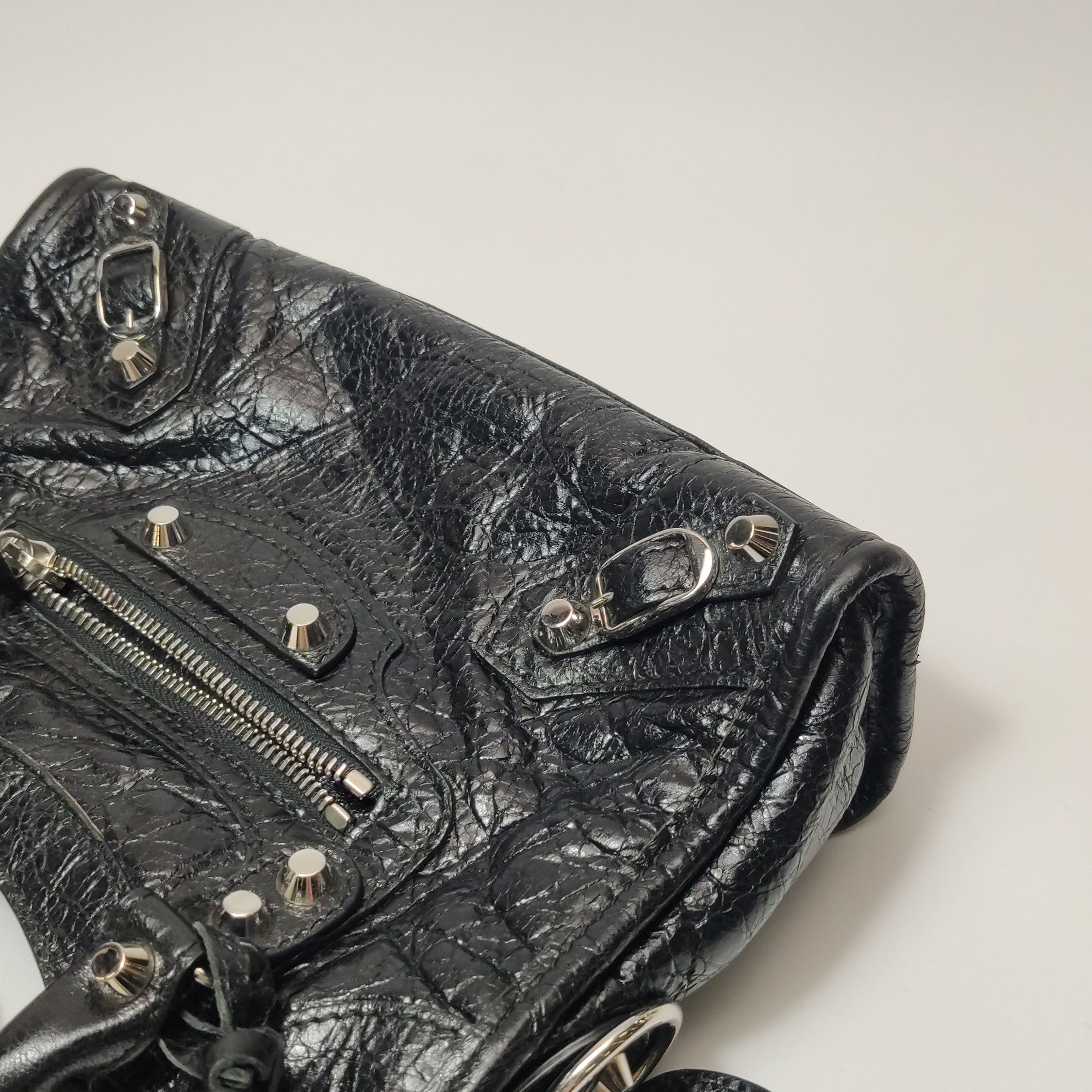 Balenciaga Balenciaga Women os Shoulder Bags Size ONE SIZE - 21 Thumbnail