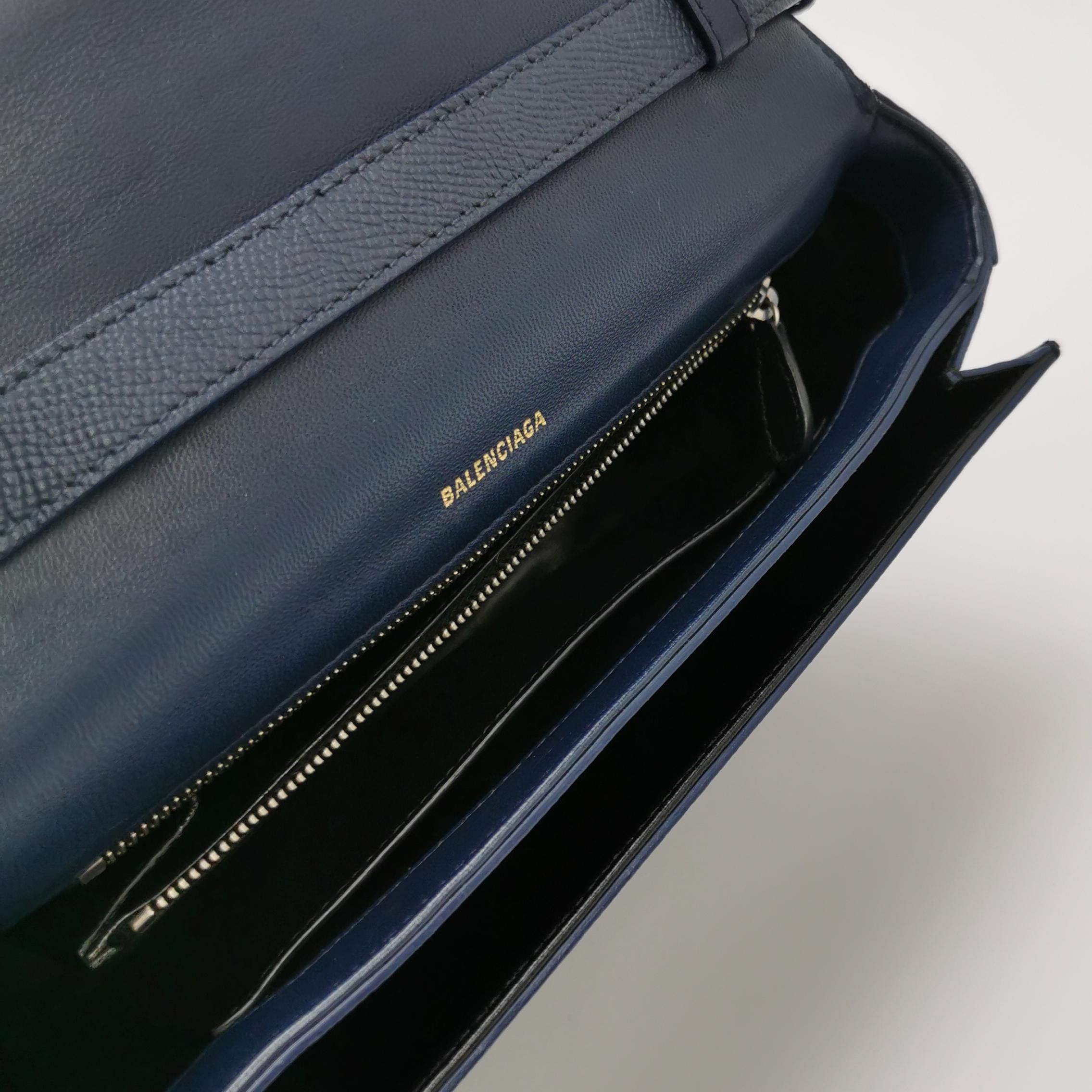 Balenciaga Balenciaga Women os Shoulder Bags Size ONE SIZE - 7 Thumbnail