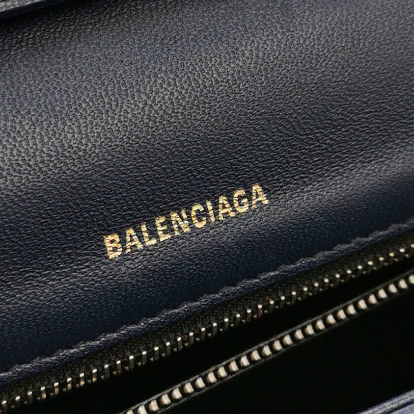 Balenciaga Balenciaga Women os Shoulder Bags Size ONE SIZE - 8 Thumbnail
