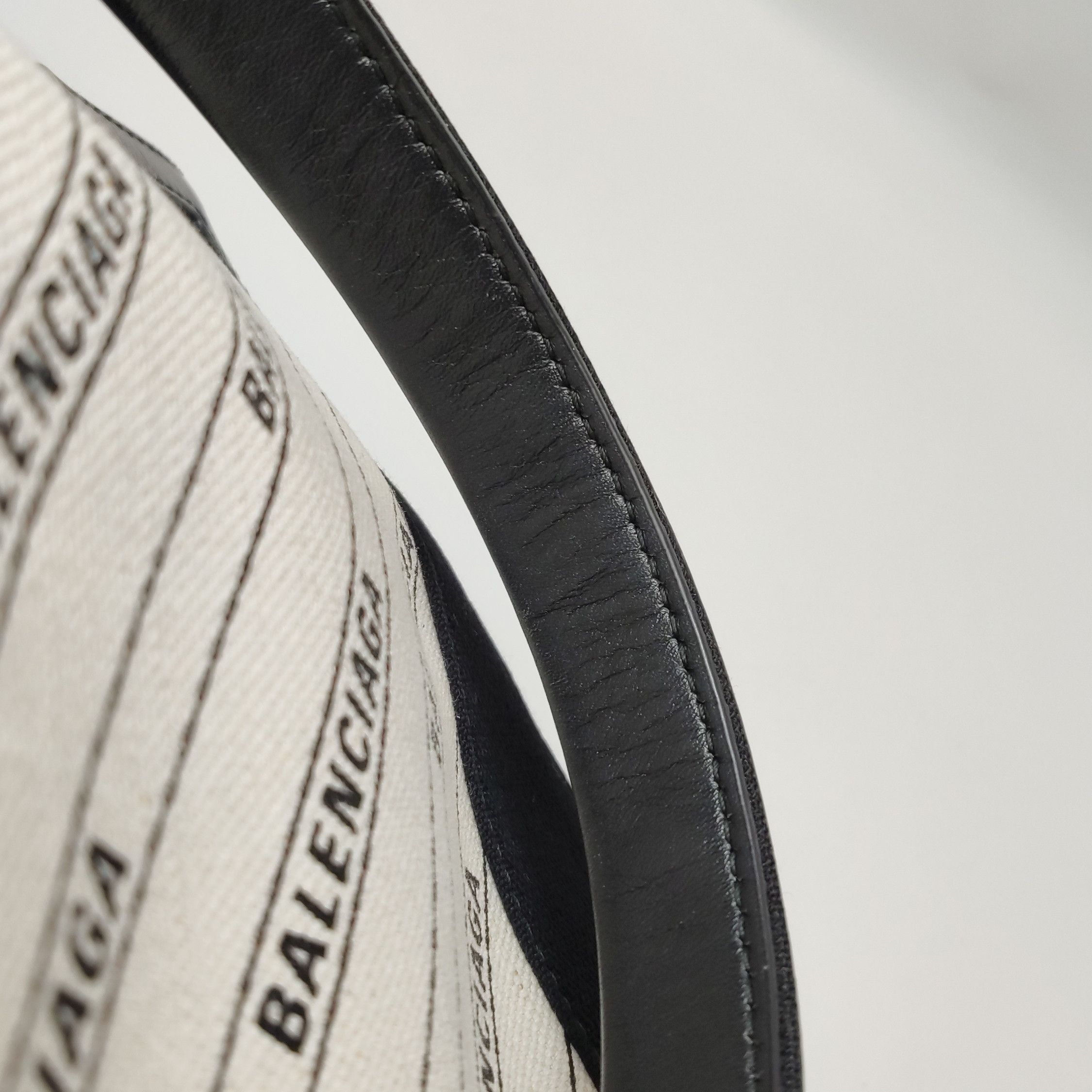 Balenciaga Balenciaga Women os Tote Bags Size ONE SIZE - 14 Thumbnail