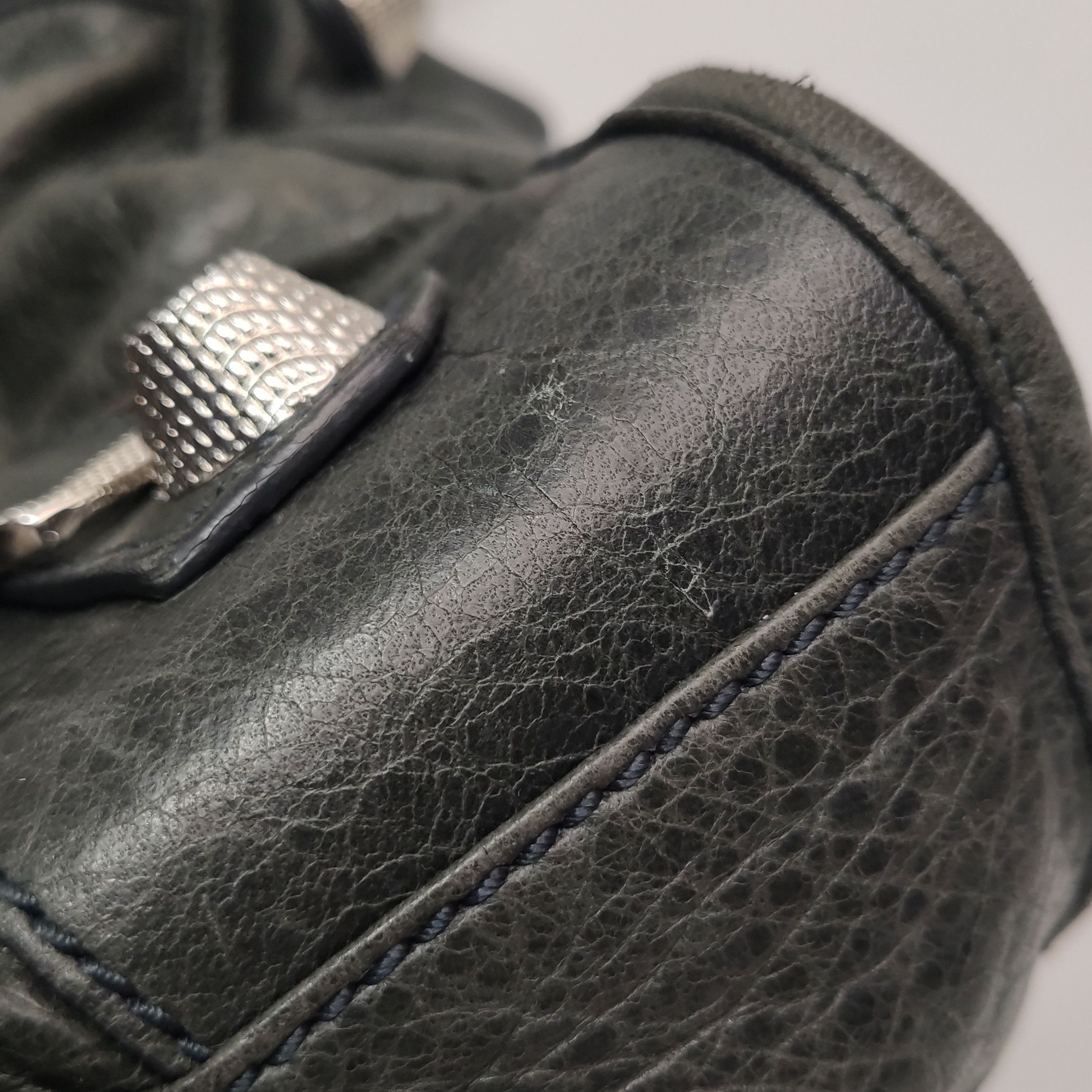 Balenciaga Balenciaga Women os Shoulder Bags Size ONE SIZE - 23 Thumbnail