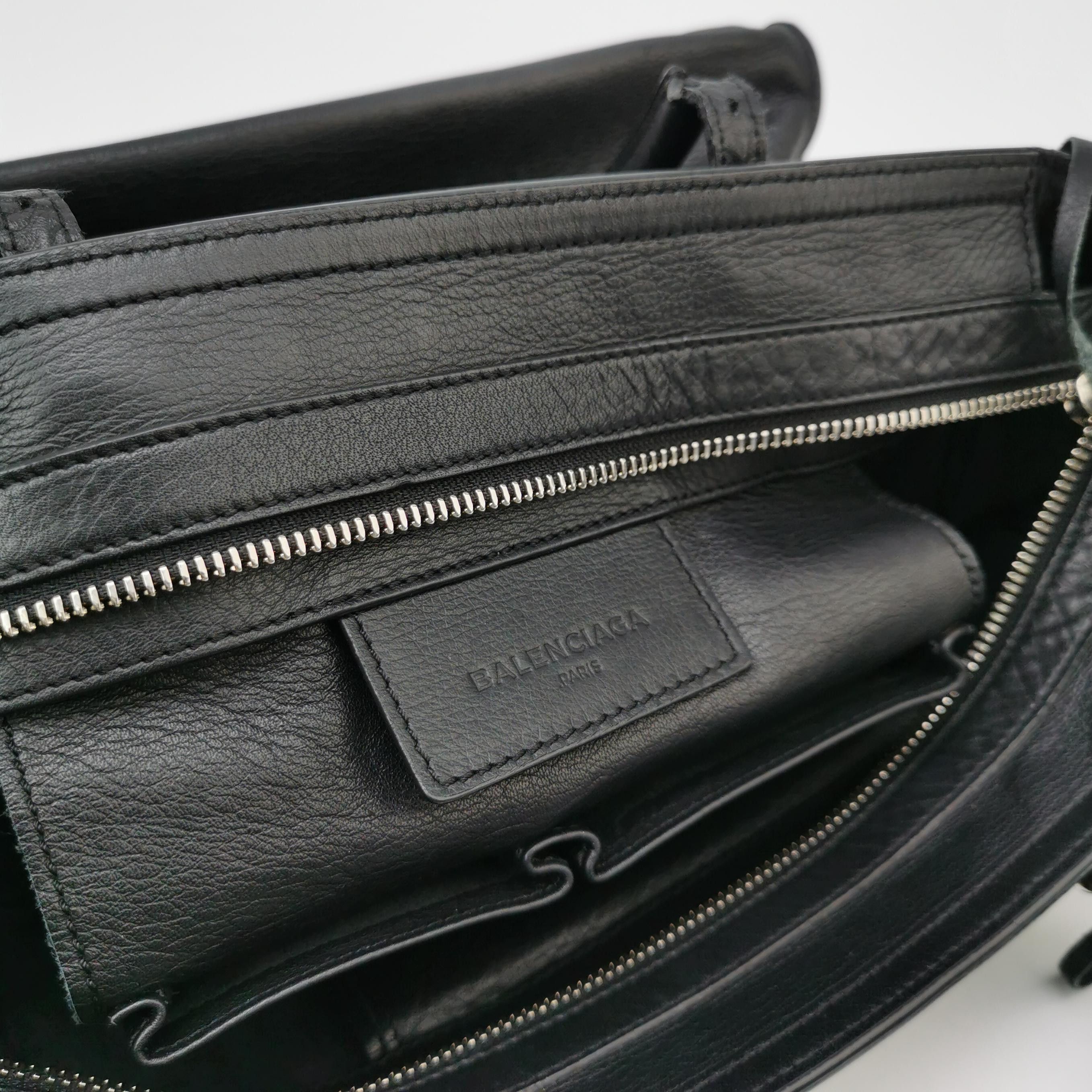 Balenciaga Balenciaga Women os Shoulder Bags Size ONE SIZE - 8 Thumbnail
